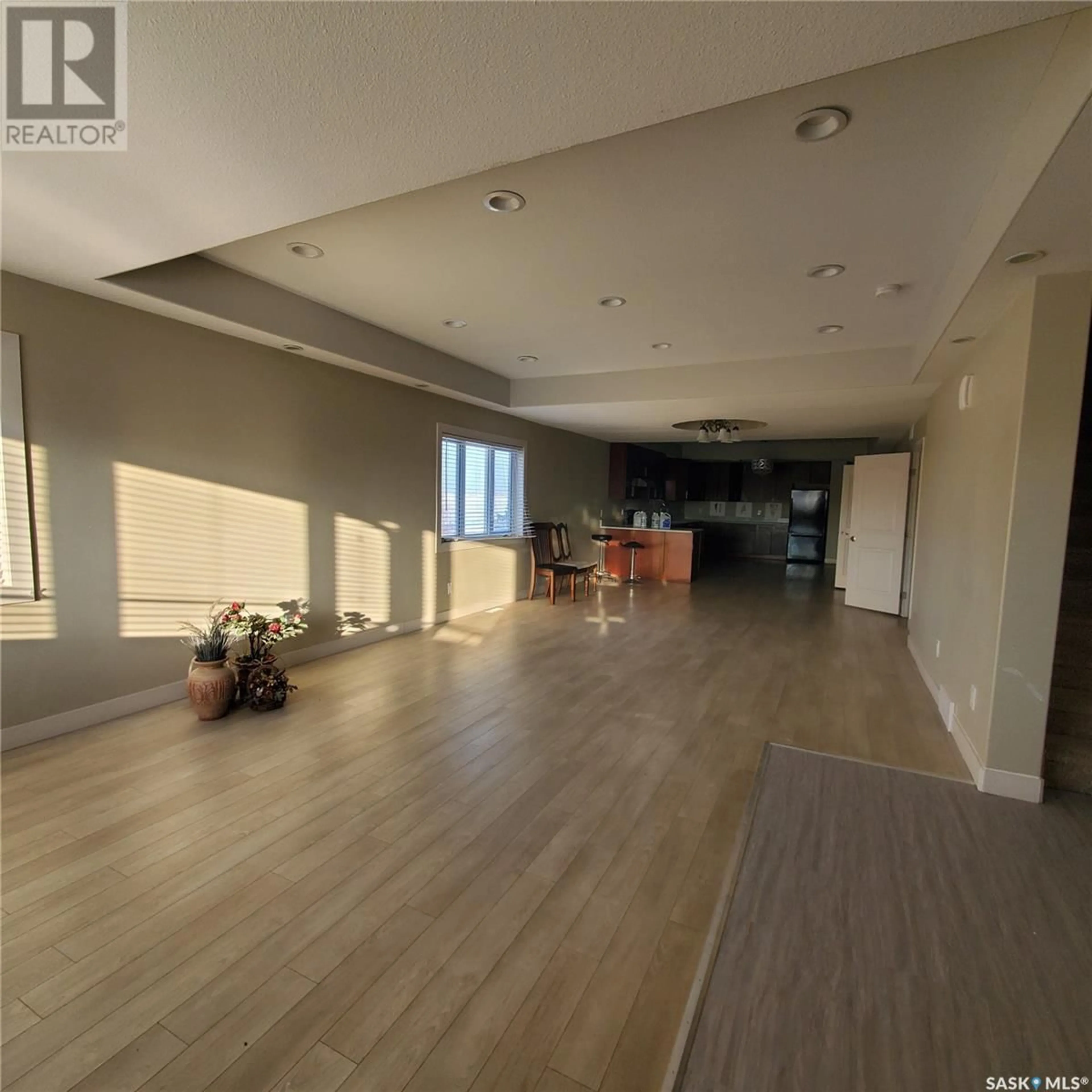 Indoor foyer for 1703 - 28 PATRICK CRESCENT, Saskatoon Saskatchewan S7W0G1