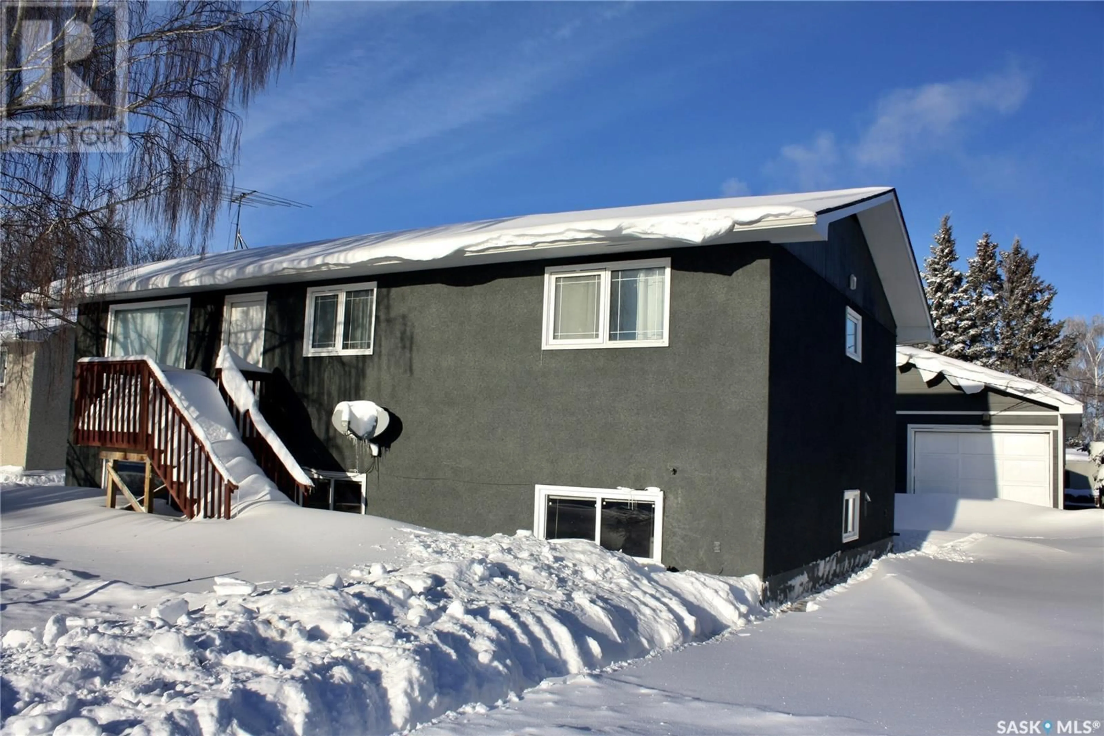 Home with vinyl exterior material, street for 609 KINTYRE AVENUE, Colonsay Saskatchewan S0K0Z0