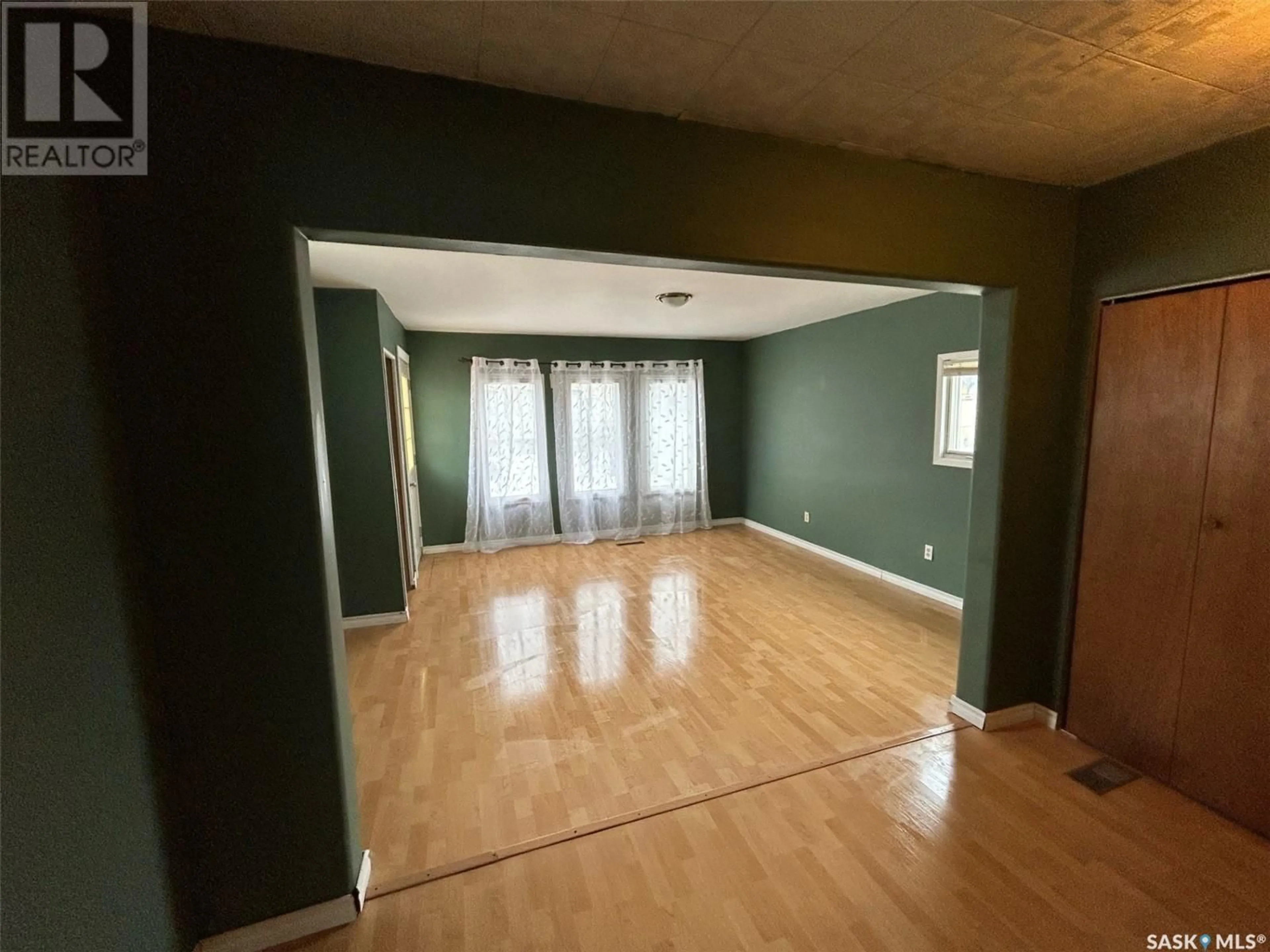 A pic of a room for 211 4TH AVENUE, Assiniboia Saskatchewan S0H0B0
