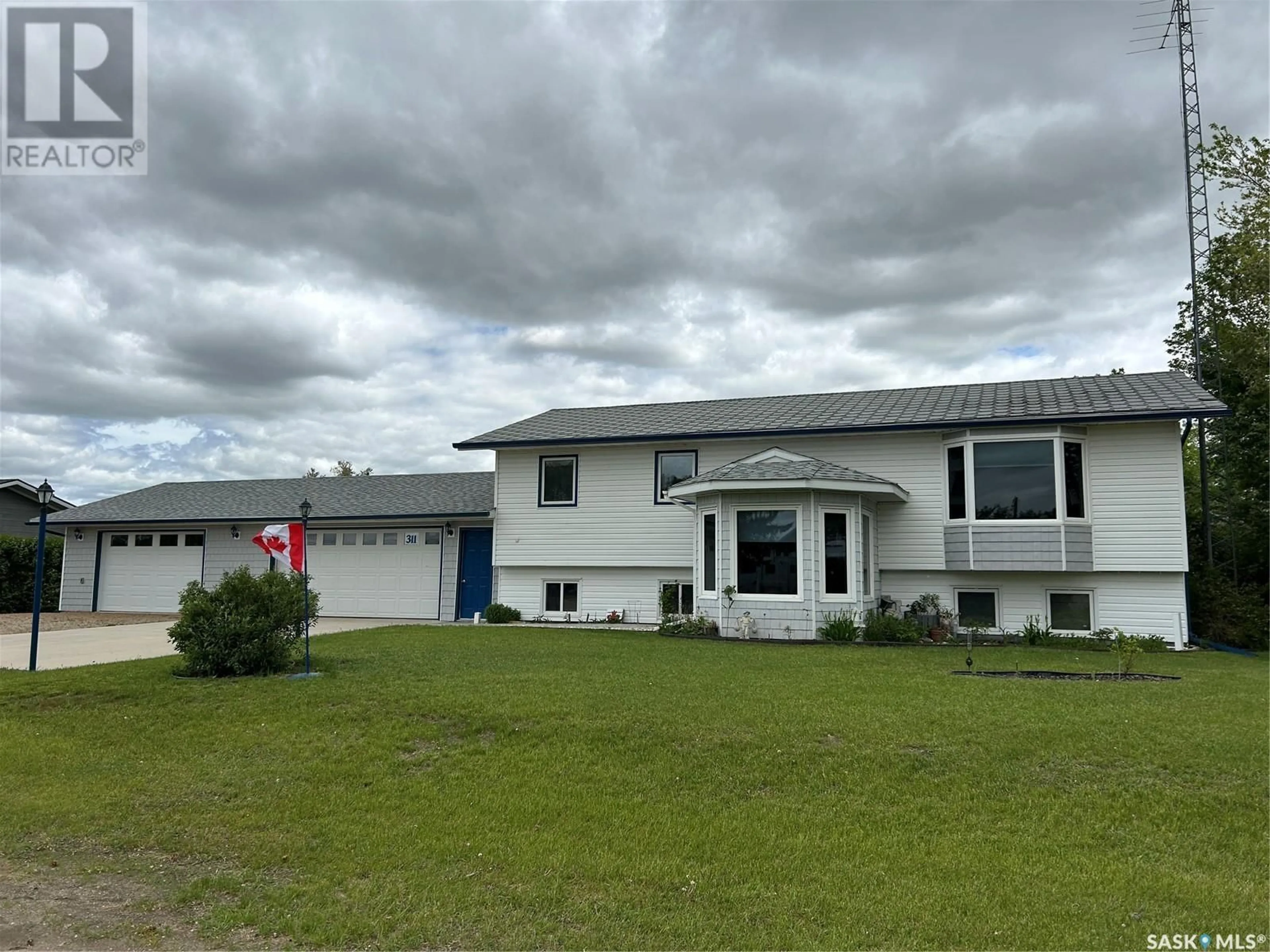 Home with vinyl exterior material, unknown for 311 Peters STREET, Gainsborough Saskatchewan S0C0Z0