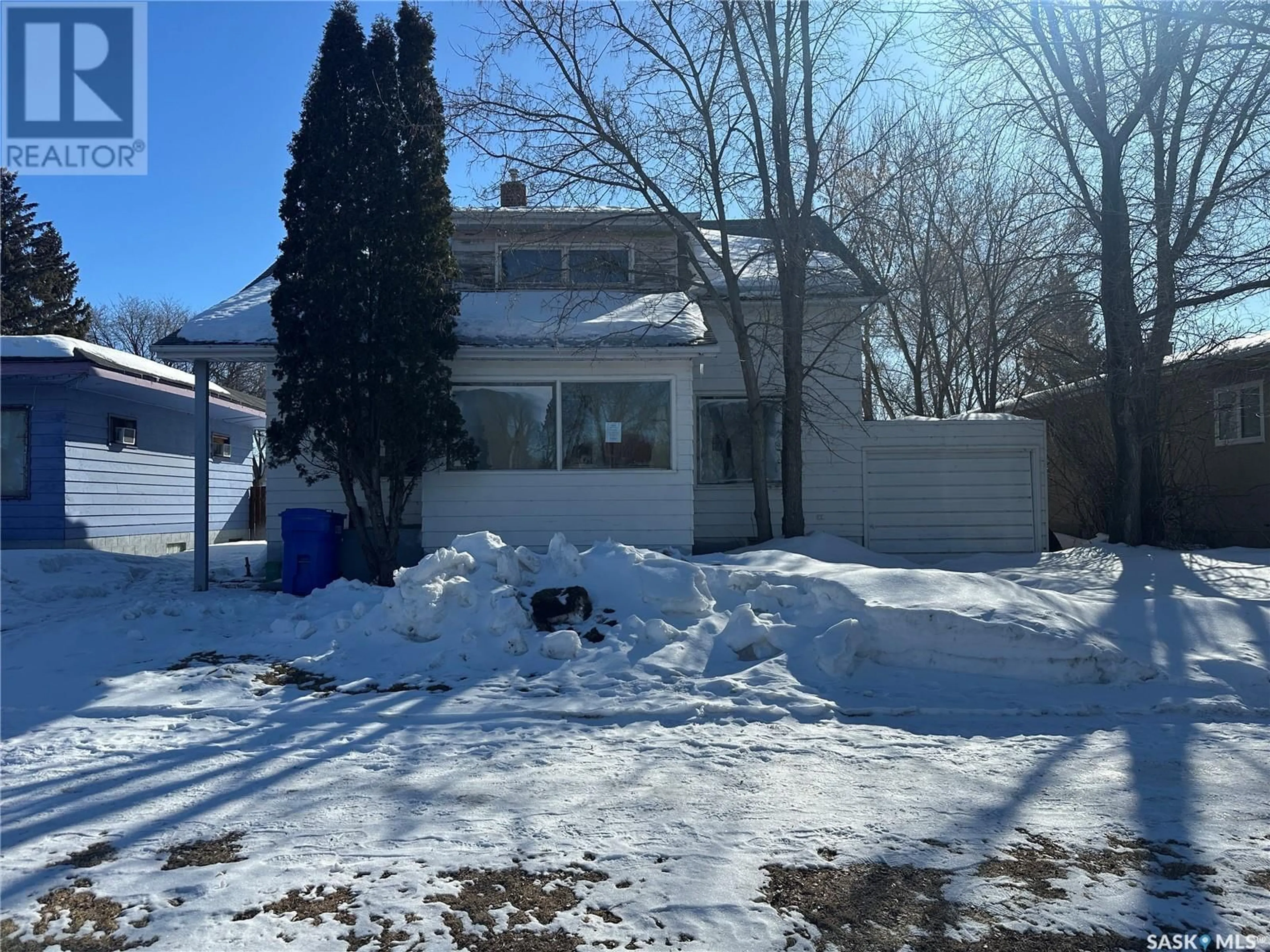 A pic from outside/outdoor area/front of a property/back of a property/a pic from drone, street for 608 Main STREET, Canora Saskatchewan S0A0L0