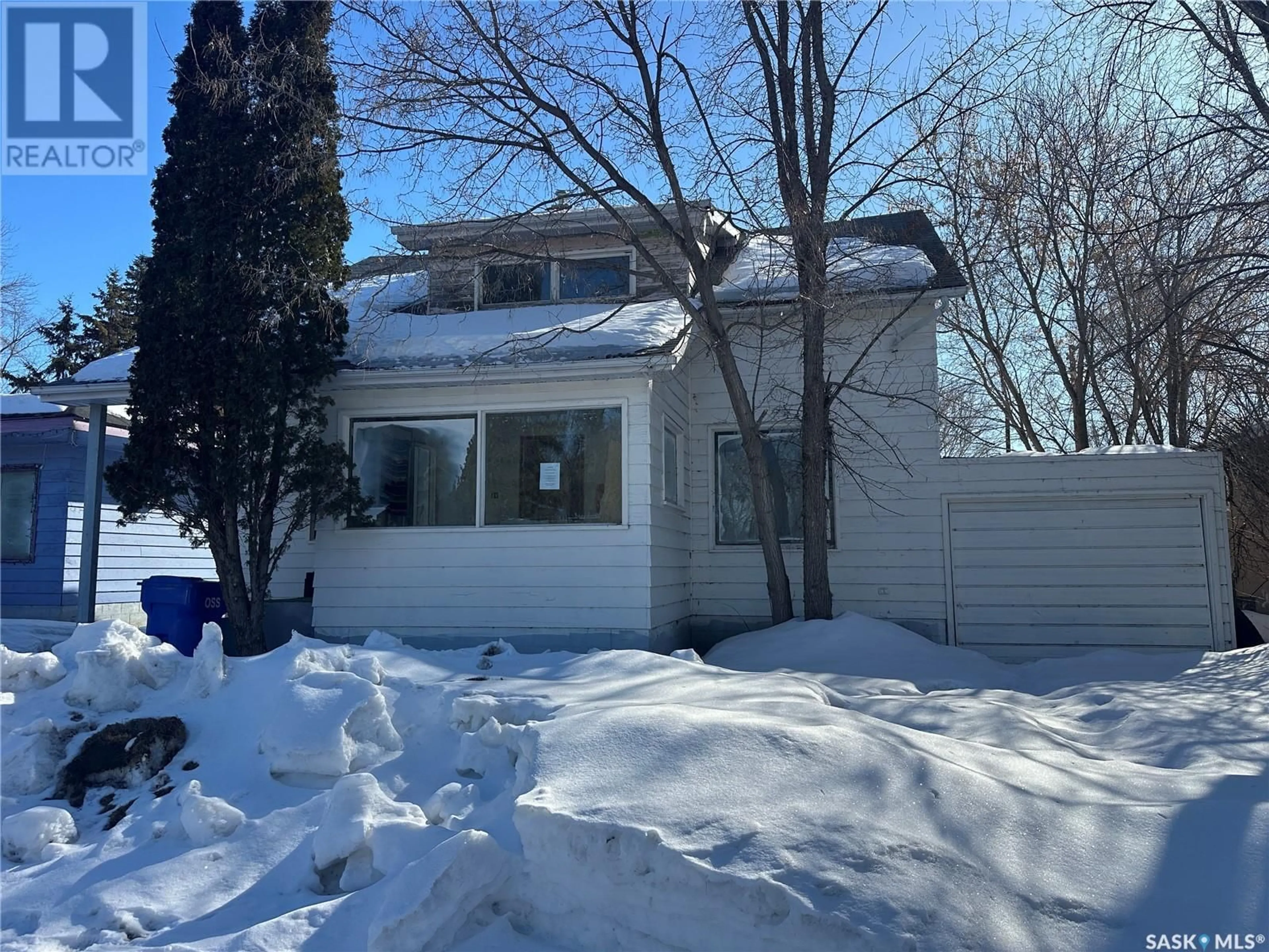 A pic from outside/outdoor area/front of a property/back of a property/a pic from drone, street for 608 Main STREET, Canora Saskatchewan S0A0L0