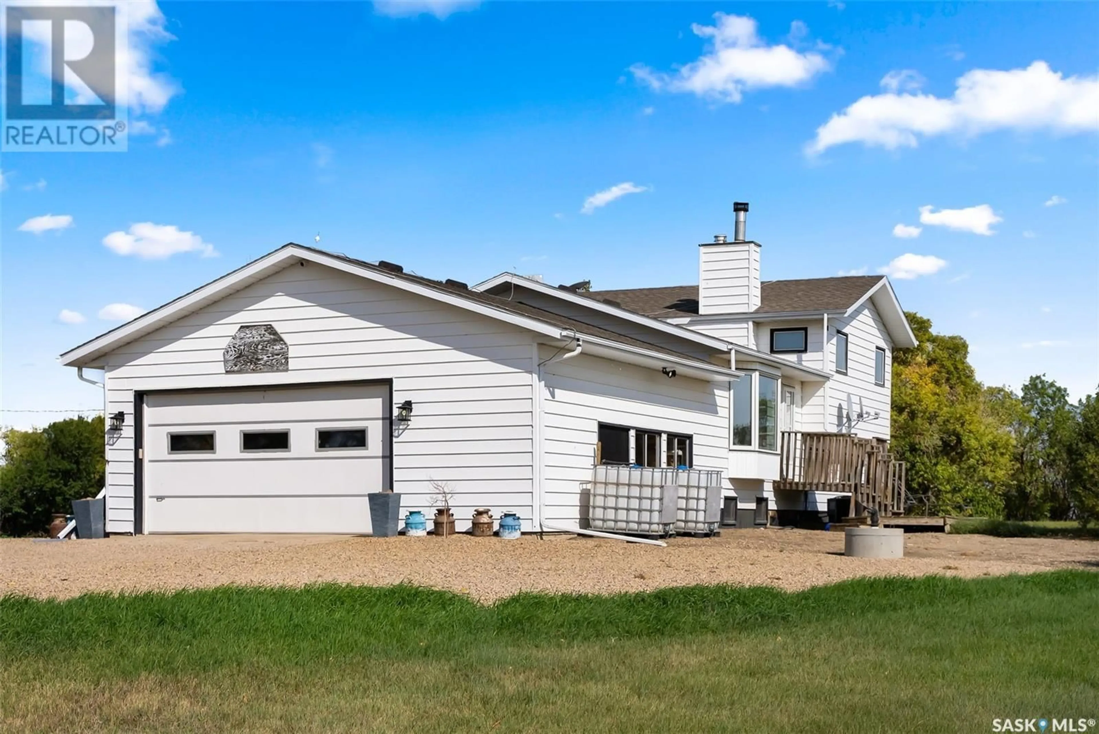 Home with vinyl exterior material, unknown for Lewis Acreage, Bratt's Lake Rm No. 129 Saskatchewan S0G3L0