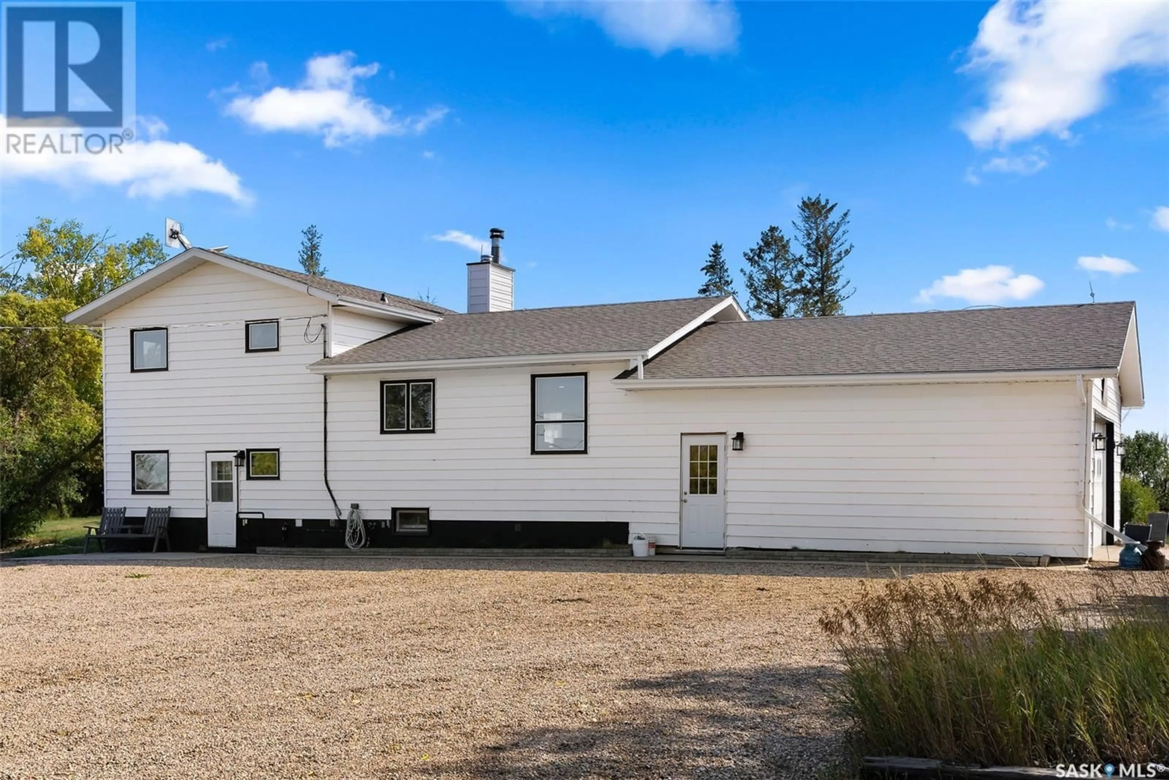 Home with vinyl exterior material, unknown for Lewis Acreage, Bratt's Lake Rm No. 129 Saskatchewan S0G3L0