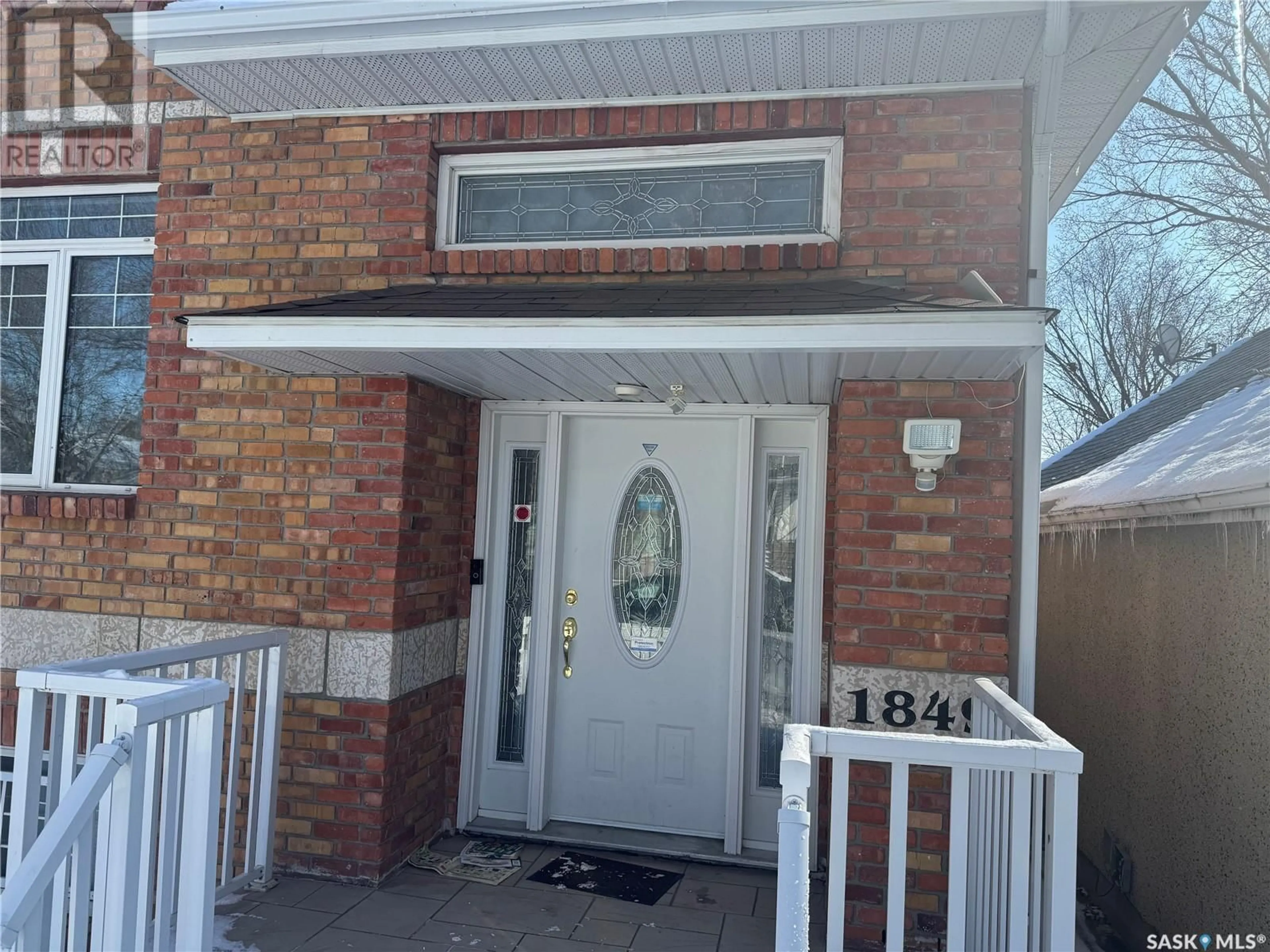 Indoor entryway for 1849 Atkinson STREET, Regina Saskatchewan S4N3W4