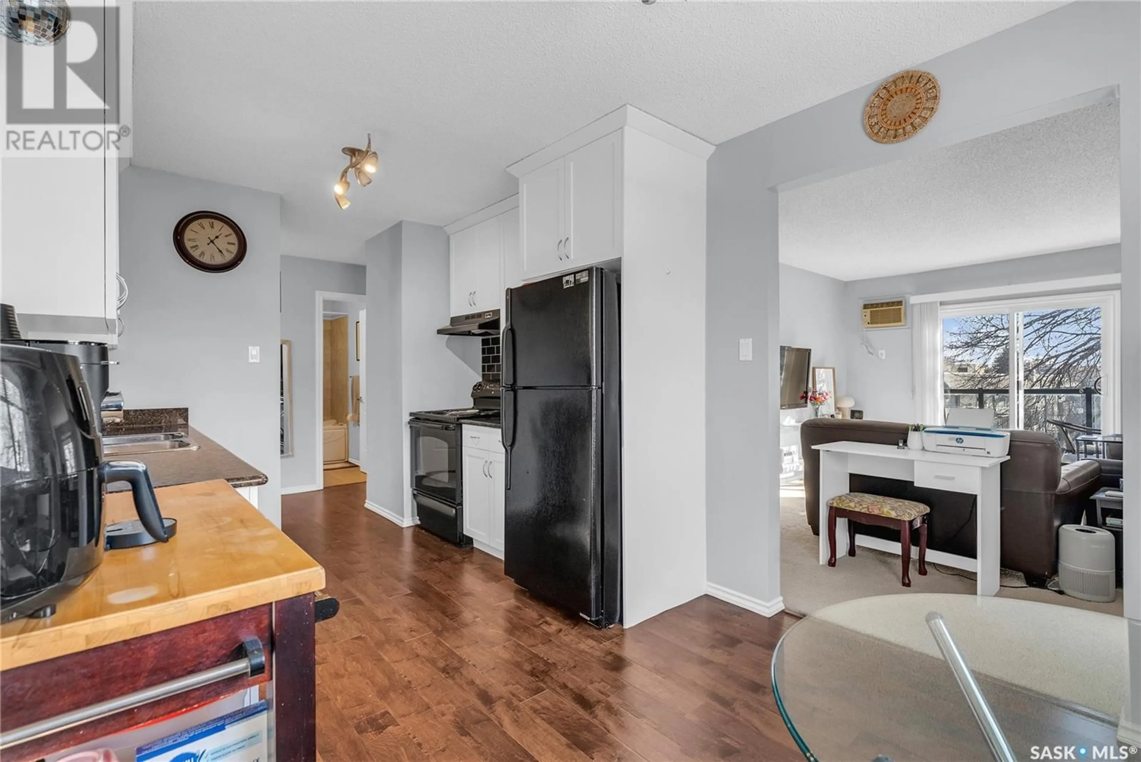 Open concept kitchen, unknown for 33 1001 Lansdowne AVENUE, Saskatoon Saskatchewan S7H2C2