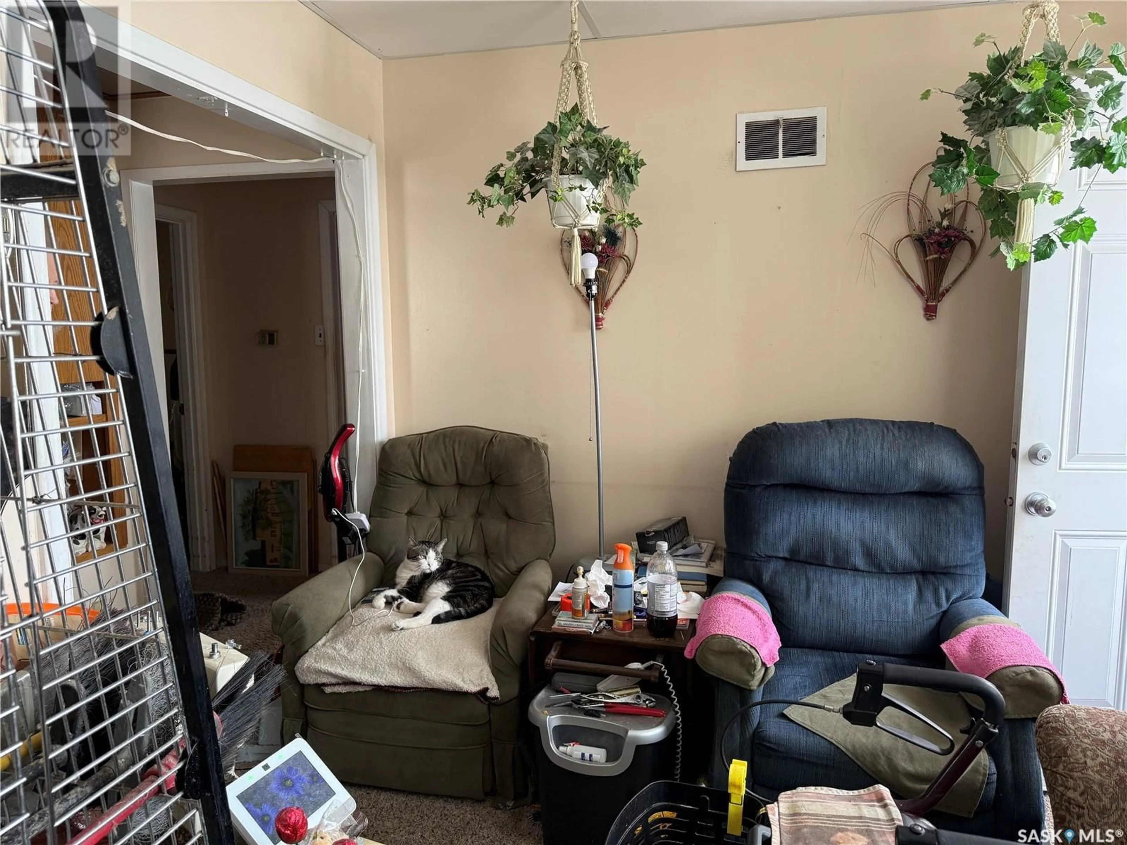 A pic of a room for E - 669 STADACONA STREET, Moose Jaw Saskatchewan S6H0K1