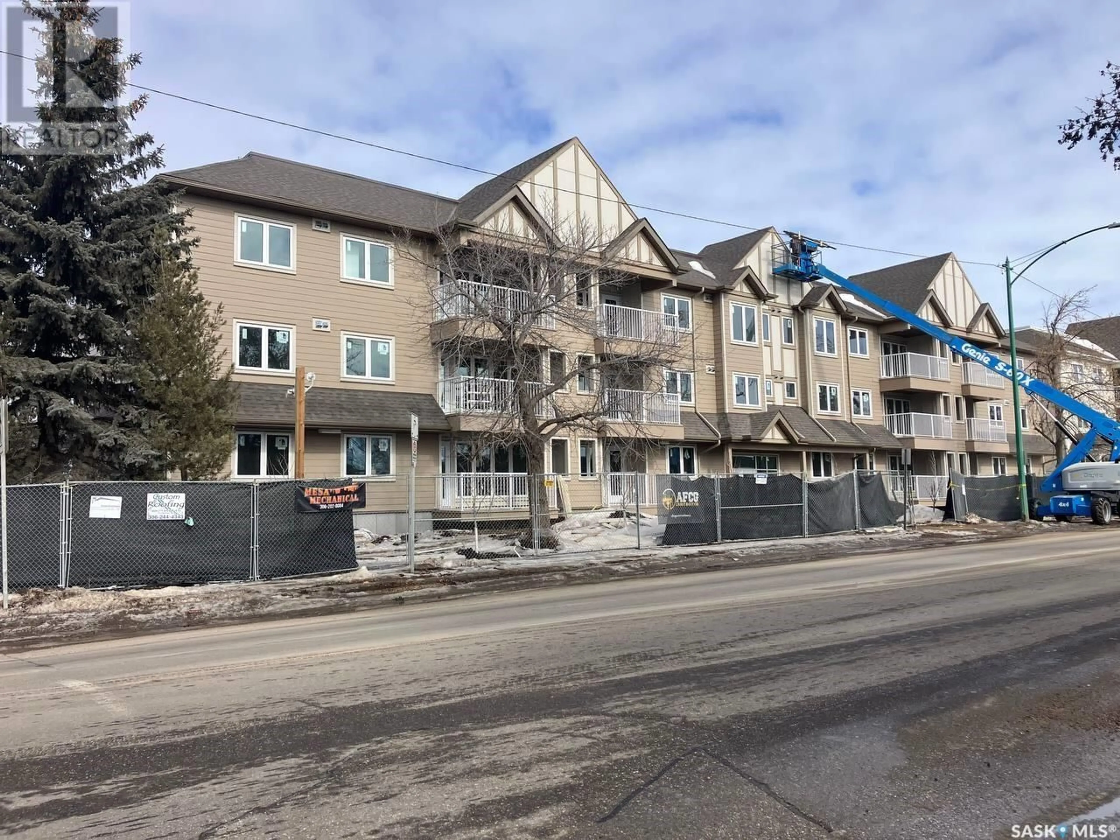 A pic from outside/outdoor area/front of a property/back of a property/a pic from drone, unknown for W - 101 318 STREET, Saskatoon Saskatchewan S7N1P8