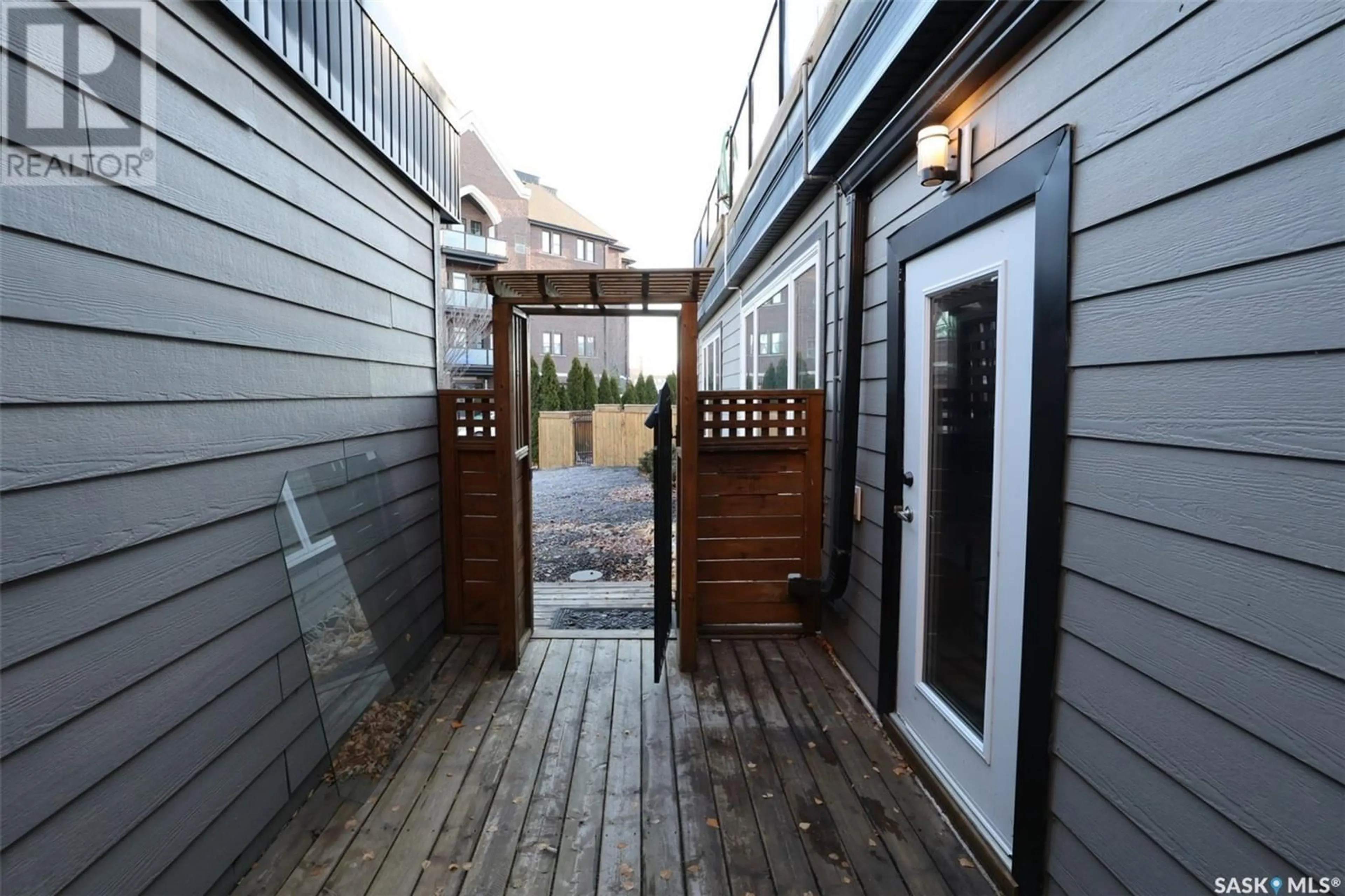 Patio, street for 6 - 1651 ANSON ROAD, Regina Saskatchewan S4P0E1
