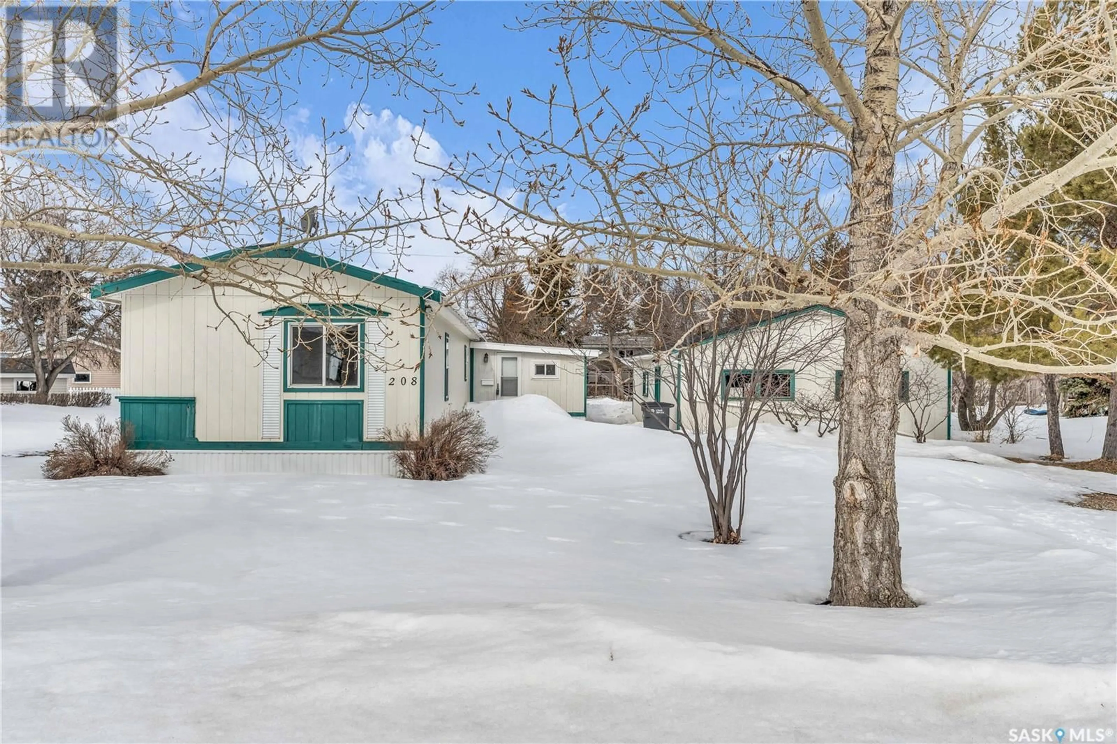 A pic from outside/outdoor area/front of a property/back of a property/a pic from drone, water/lake/river/ocean view for 208 TYVAN STREET, Francis Saskatchewan S0G1V0