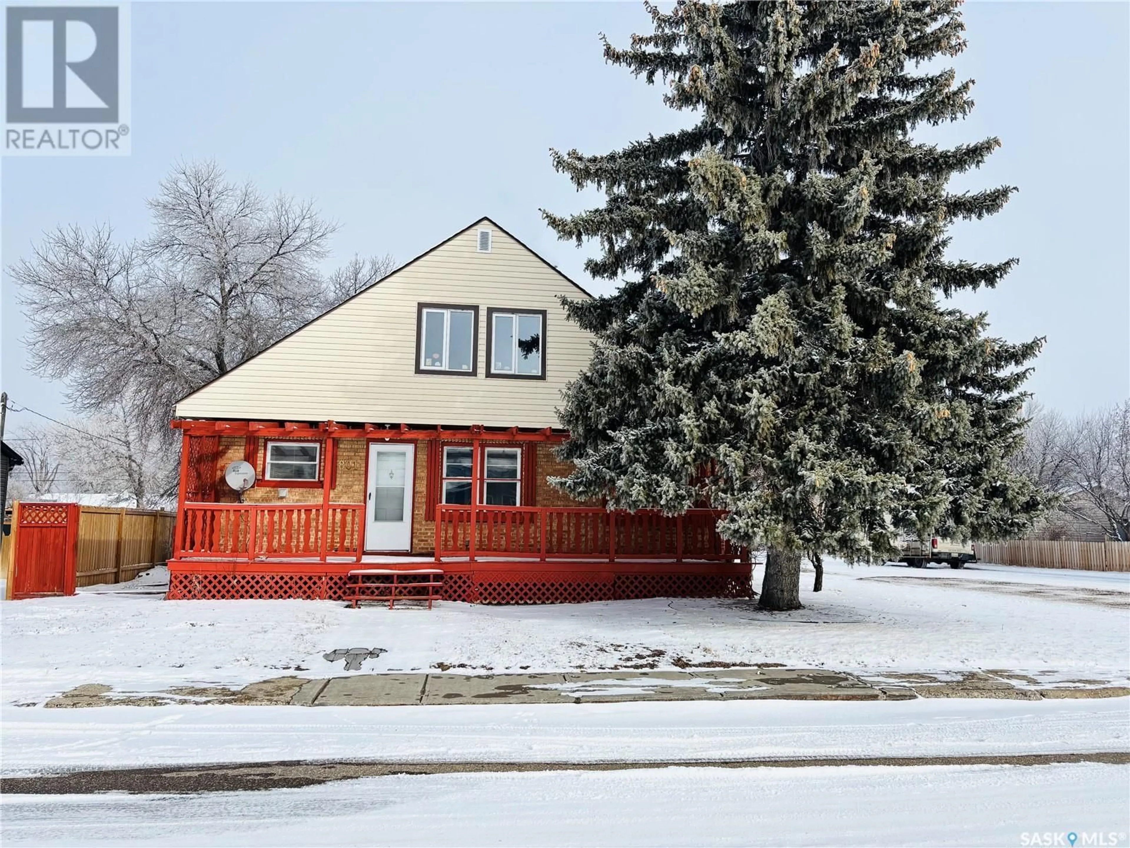 Home with vinyl exterior material, street for 801 EVA STREET, Estevan Saskatchewan S4A1P2