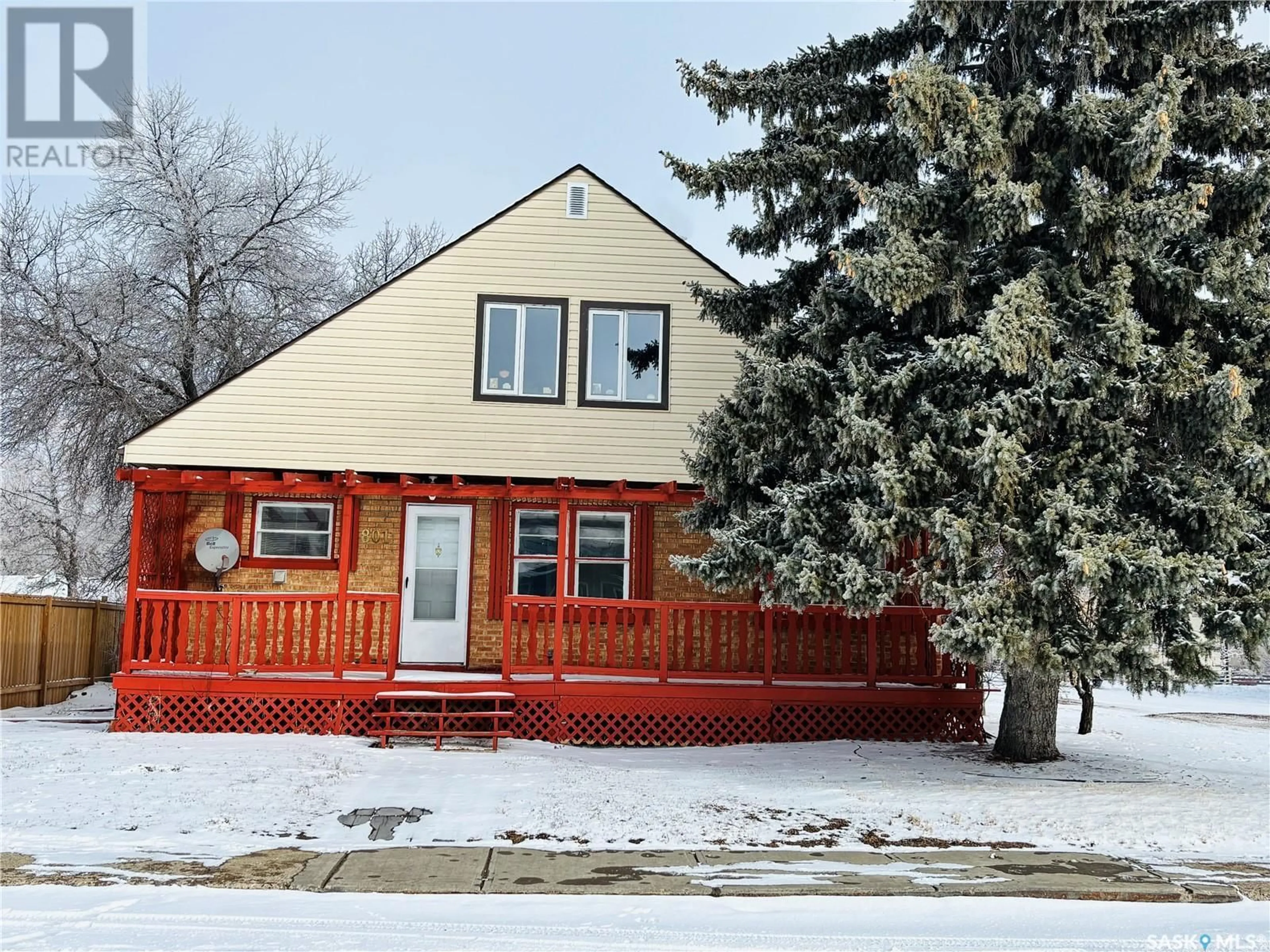 Home with vinyl exterior material, street for 801 EVA STREET, Estevan Saskatchewan S4A1P2