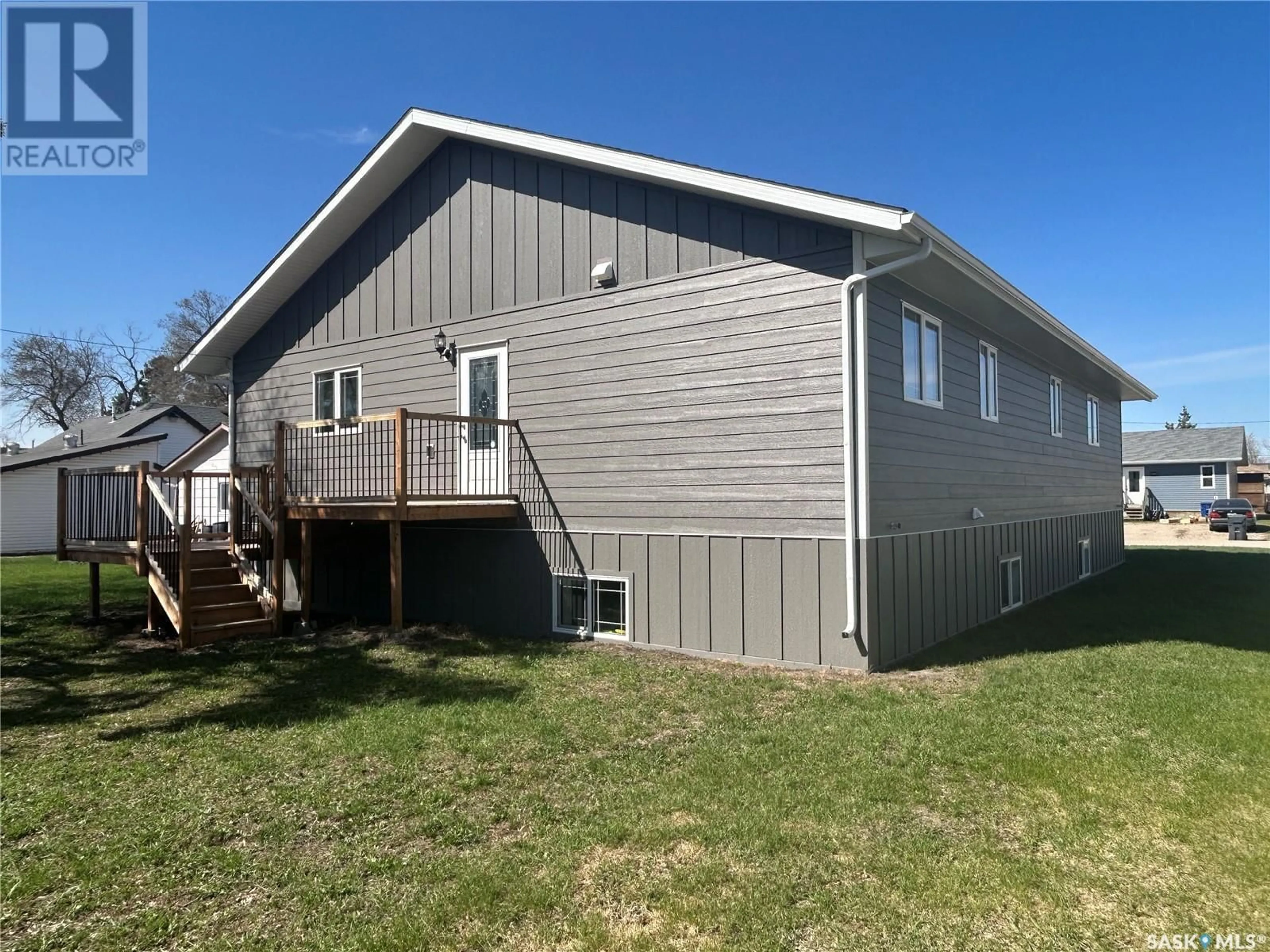 Home with vinyl exterior material, building for 2909 ALBERT STREET, Carrot River Saskatchewan S0E0L0