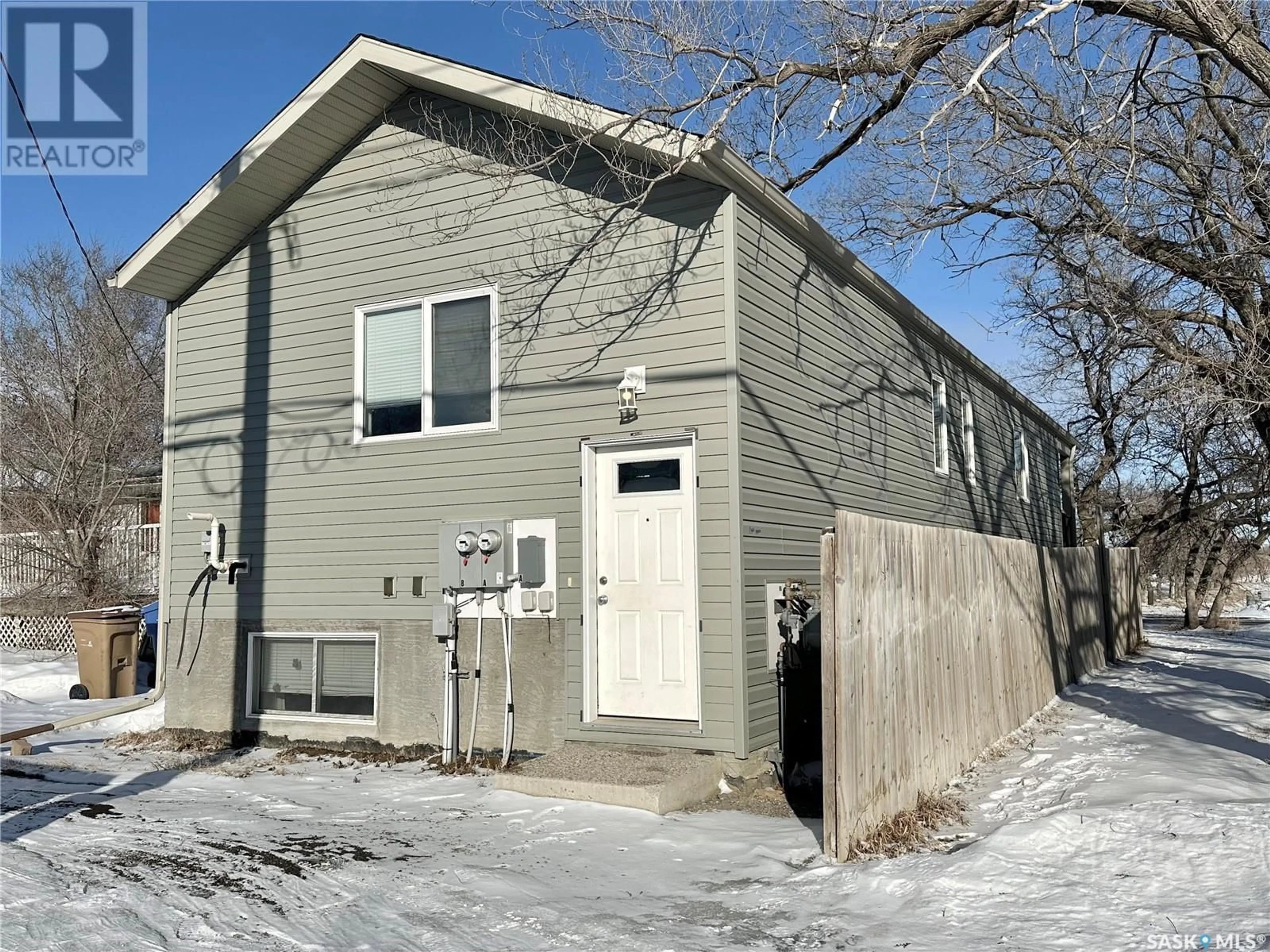 Standard kitchen, unknown for 374 WASCANA STREET, Regina Saskatchewan S4R4H9