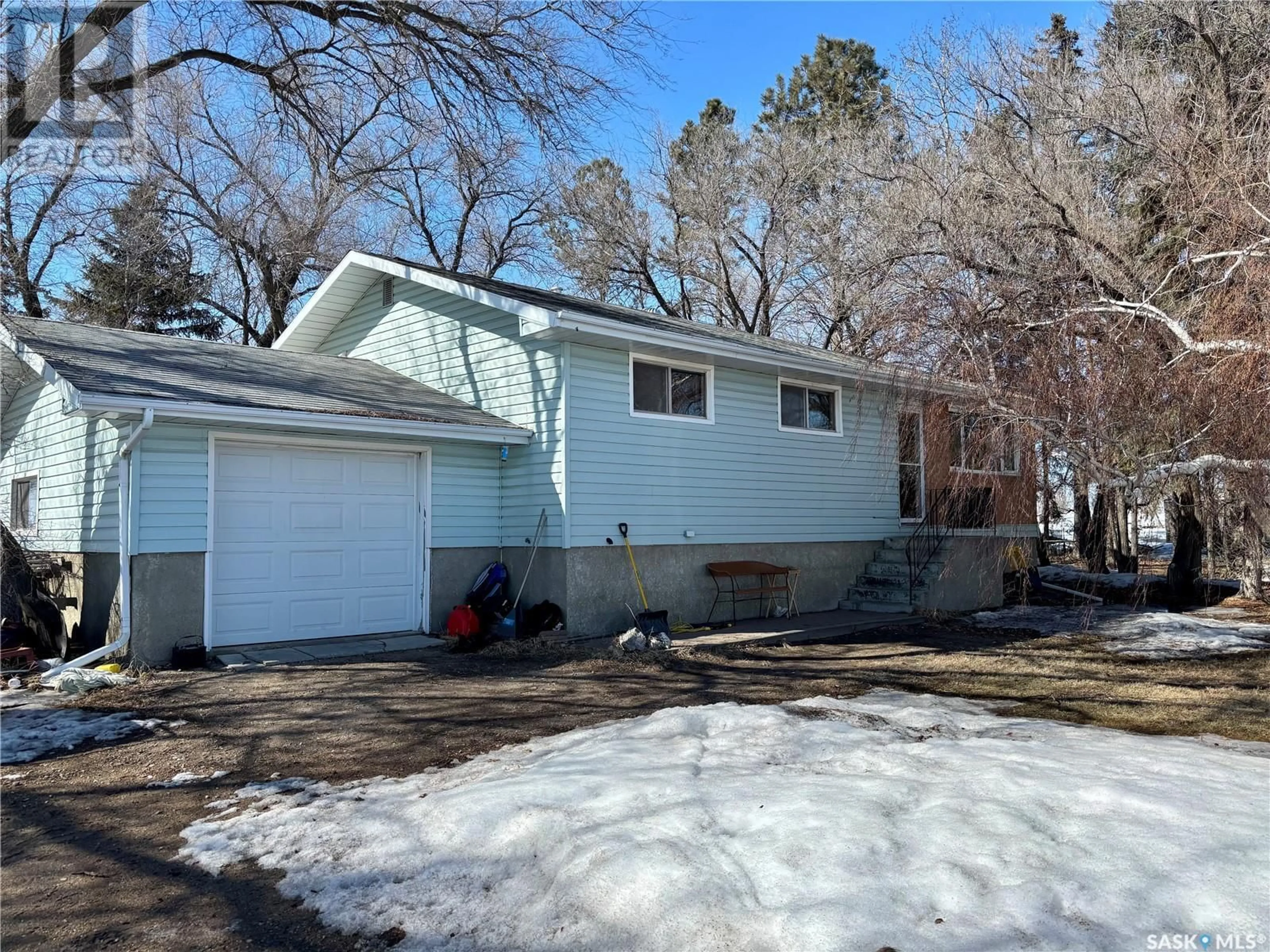 Home with vinyl exterior material, street for SITINA ACCESS ROAD, Vanscoy Rm No. 345 Saskatchewan S7K3J6