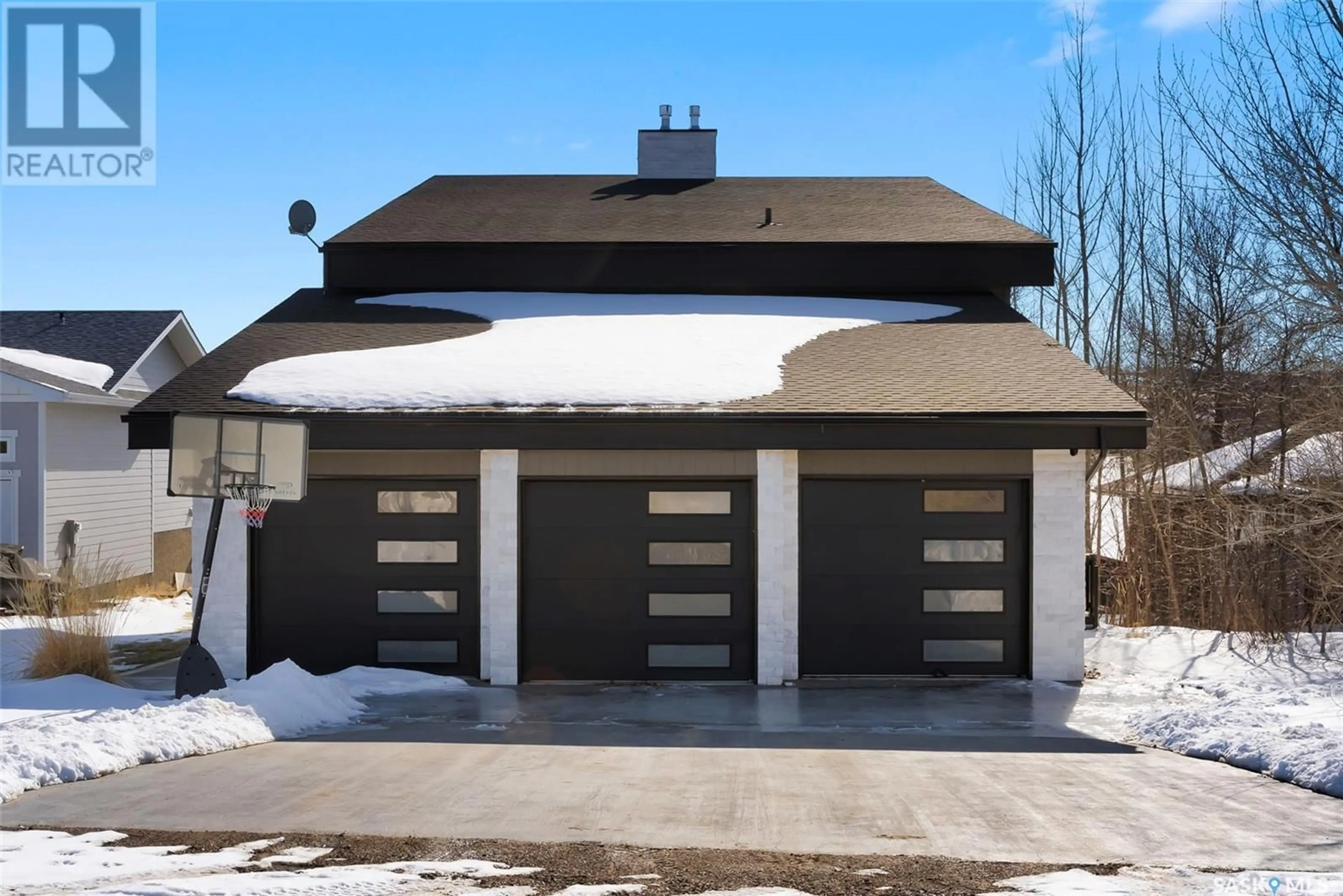 Indoor garage for 802 GROOMES VISTA ROAD, North Qu'Appelle Rm No. 187 Saskatchewan S0G1S0