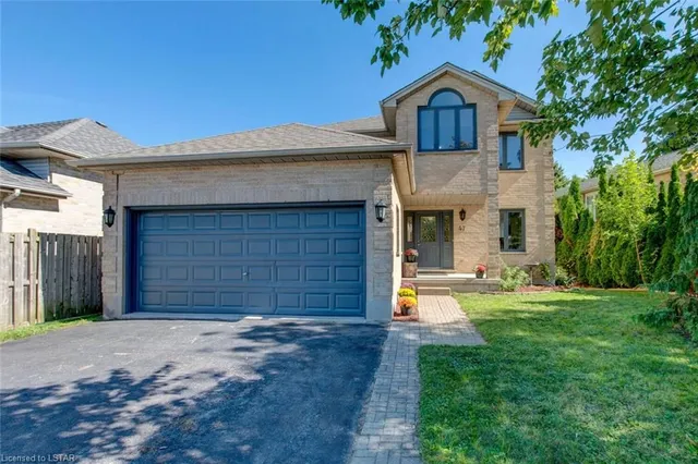 47 EULA WHITE Cres, London 3