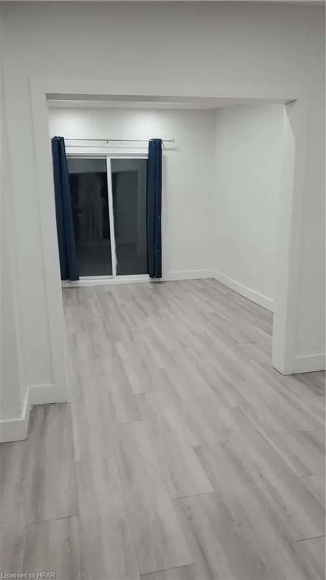 160 QUEEN St, Listowel 3