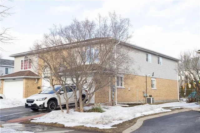 1047 WATERBURY Cres, Kingston 5