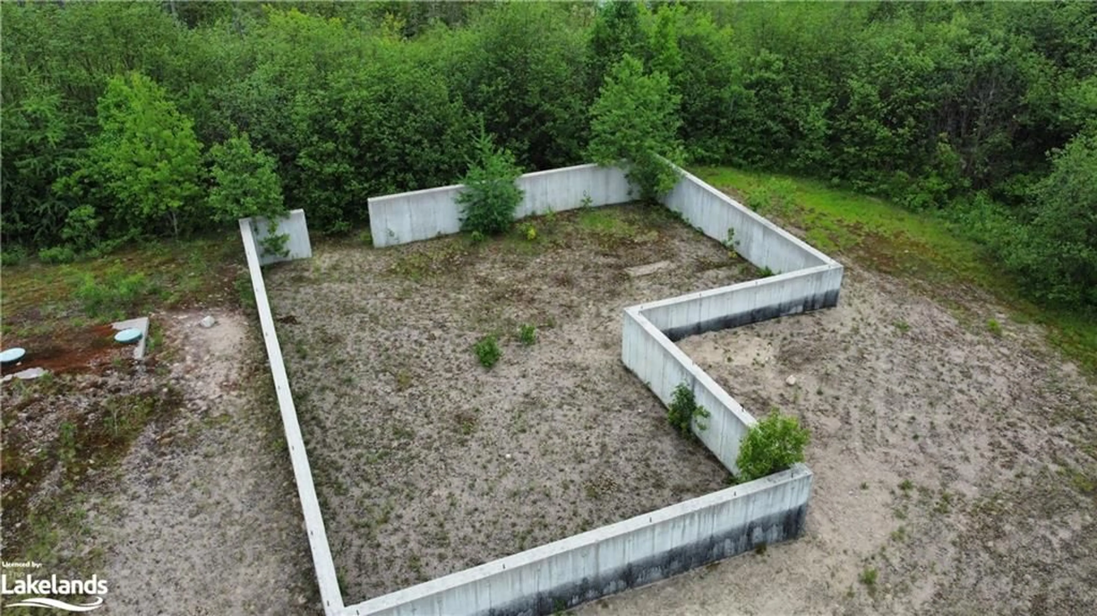 Patio, the fenced backyard for 931 Spring Hill Rd, Burk's Falls Ontario P0A 1C0