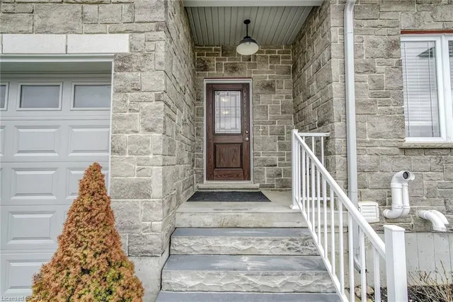 53 FORBES Cres, Listowel 3