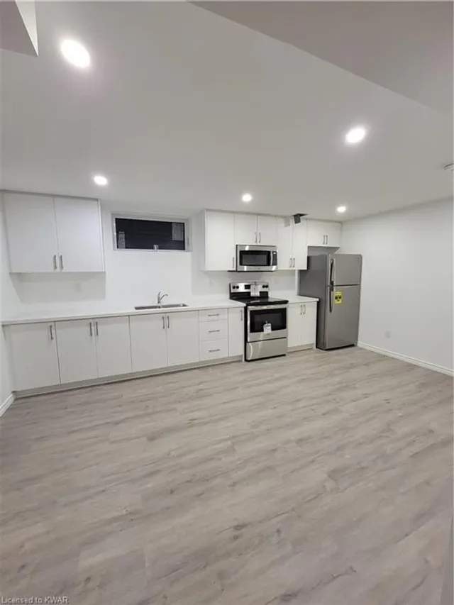 385 BEECHDROPS Dr, Waterloo 2
