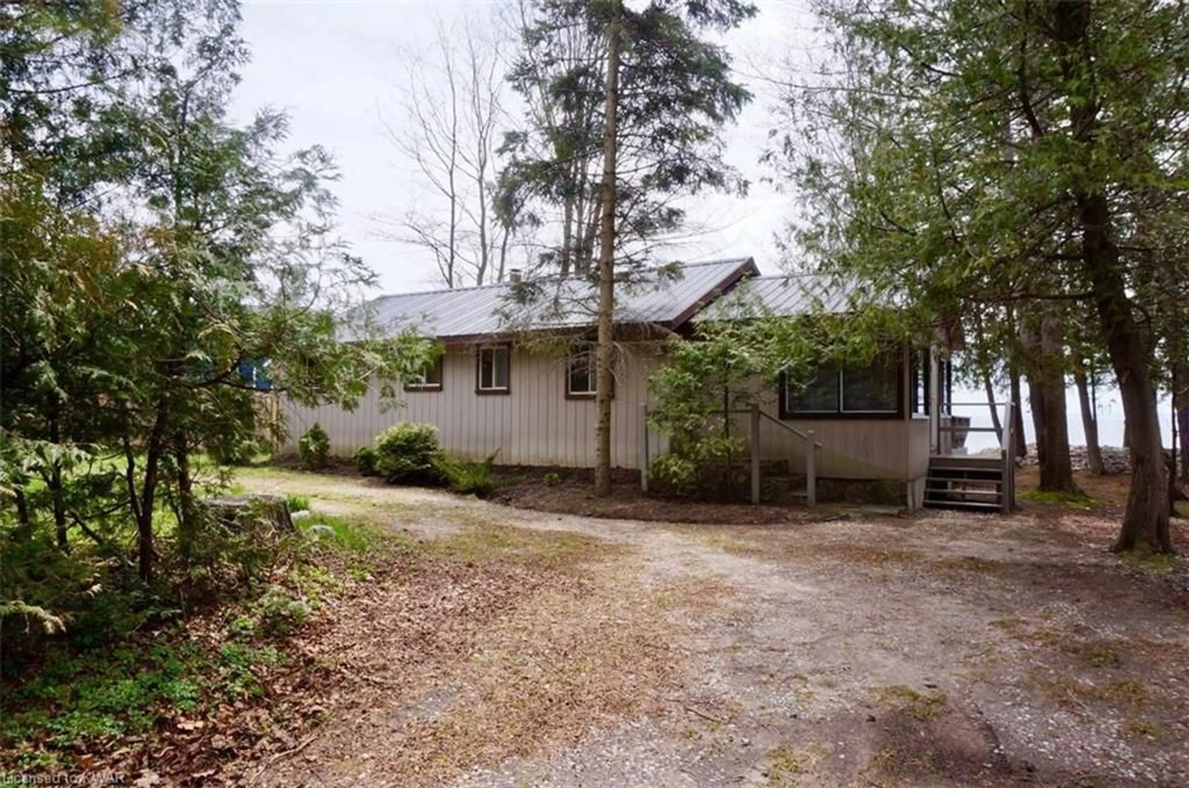 Cottage for 1536 Tiny Beaches Rd, Tiny Ontario L9M 1R3