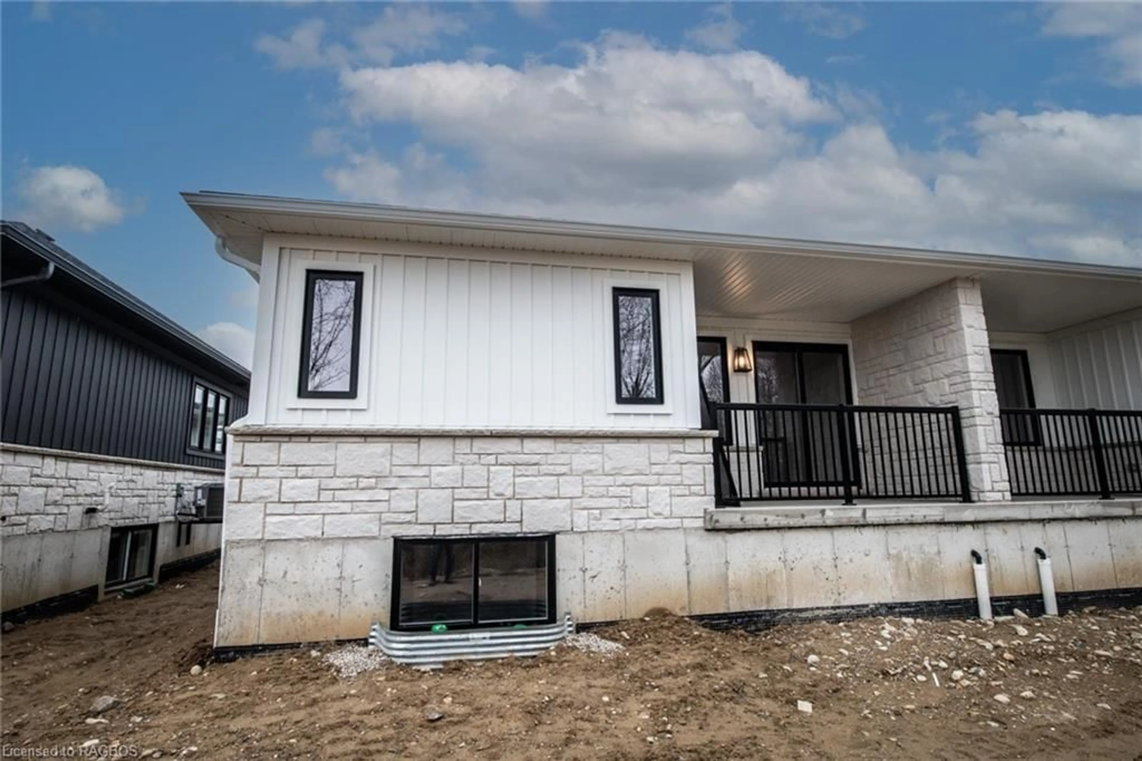 Living room for 139 Jack's Way, Mount Forest Ontario N0G 2L4