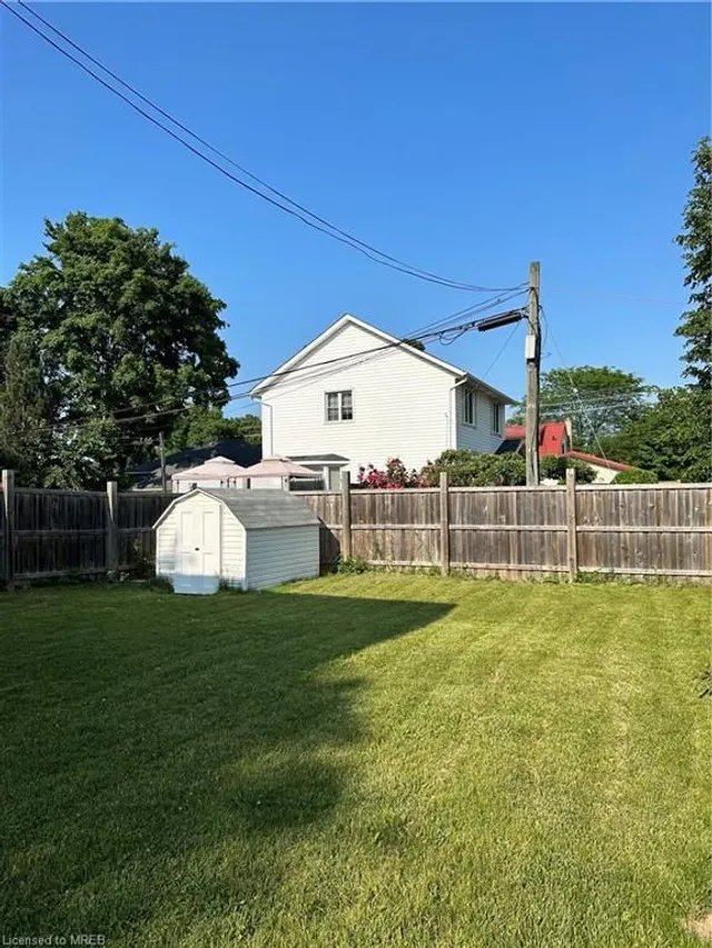 39 Barry St, St. Catharines 3