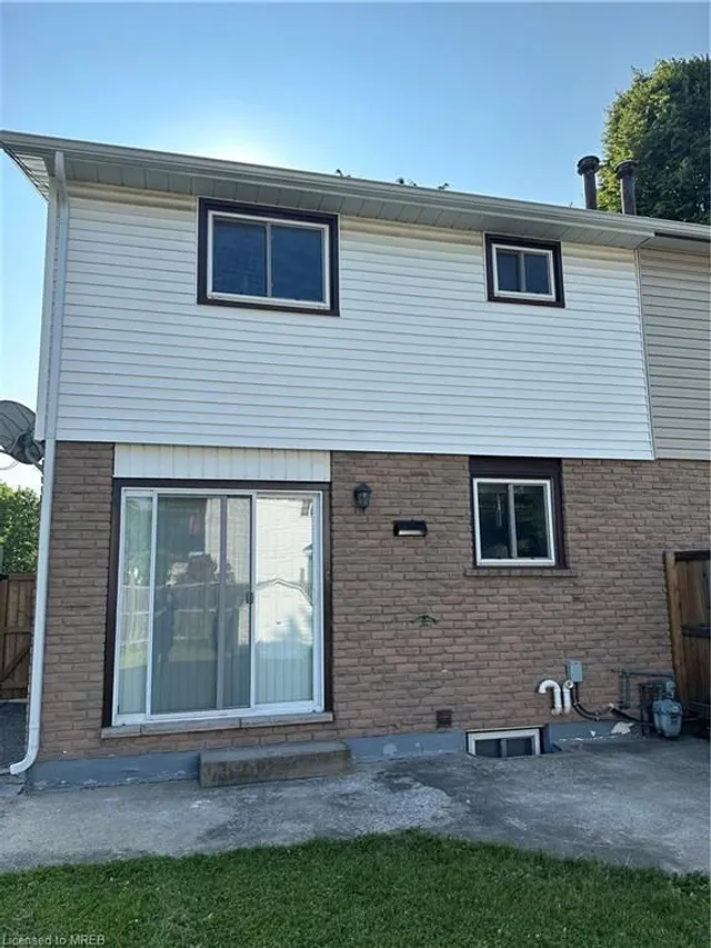 39 Barry St, St. Catharines 4
