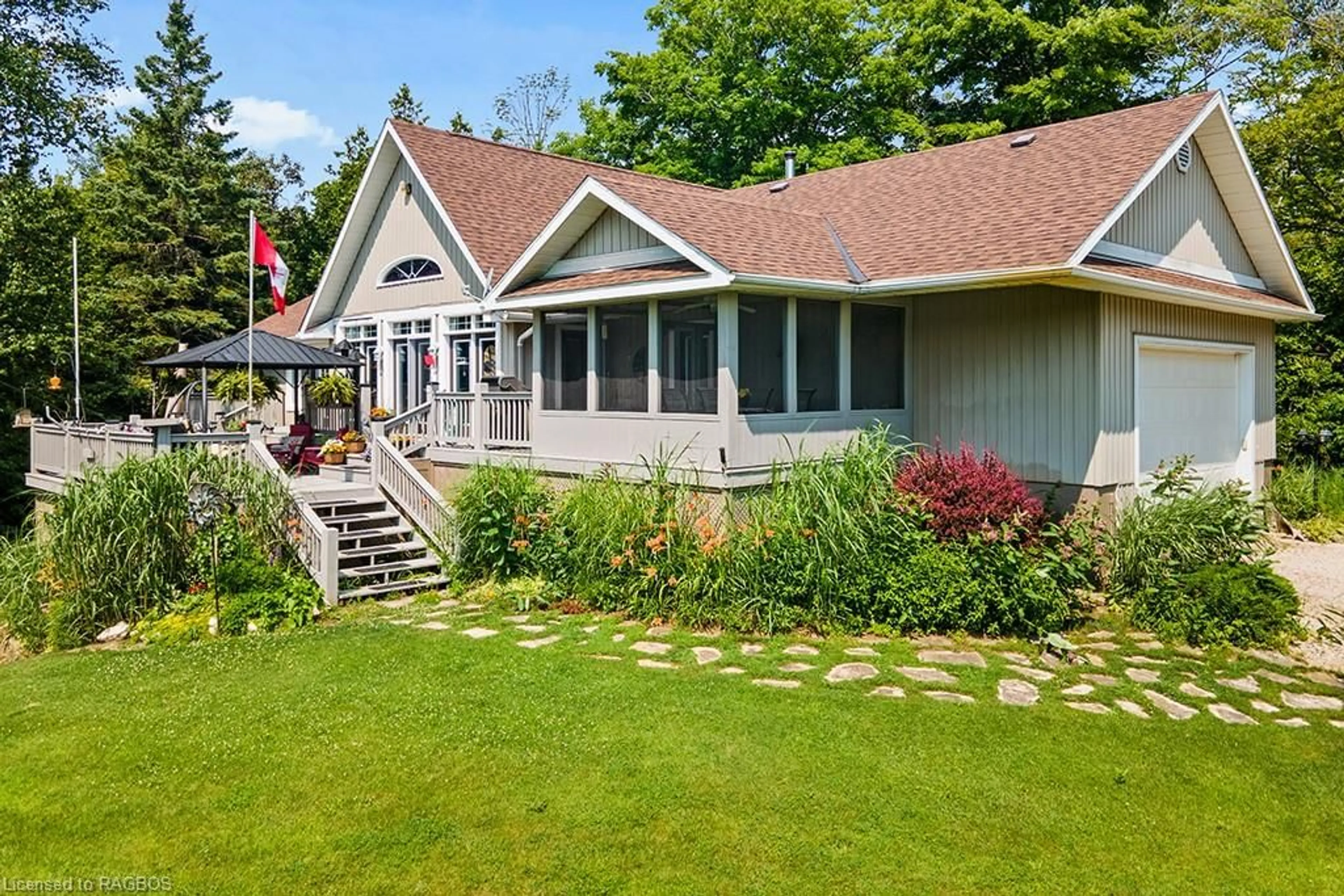 Cottage for 55 Trillium Cross, Lions Head Ontario N0H 1W0