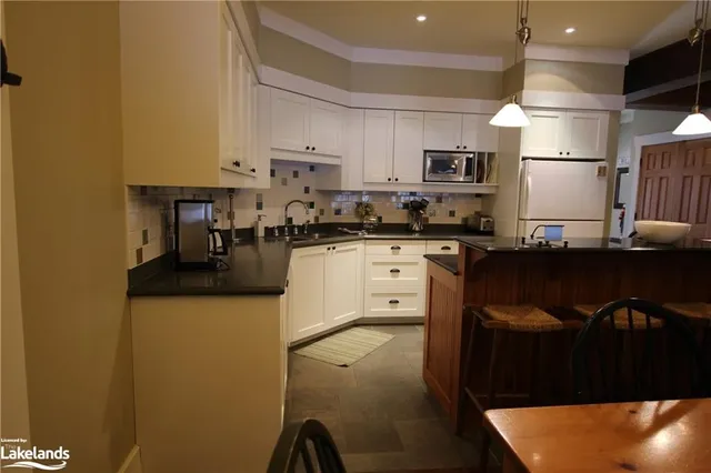 1020 Birch Glen V 11, W 5 Rd, Baysville 5