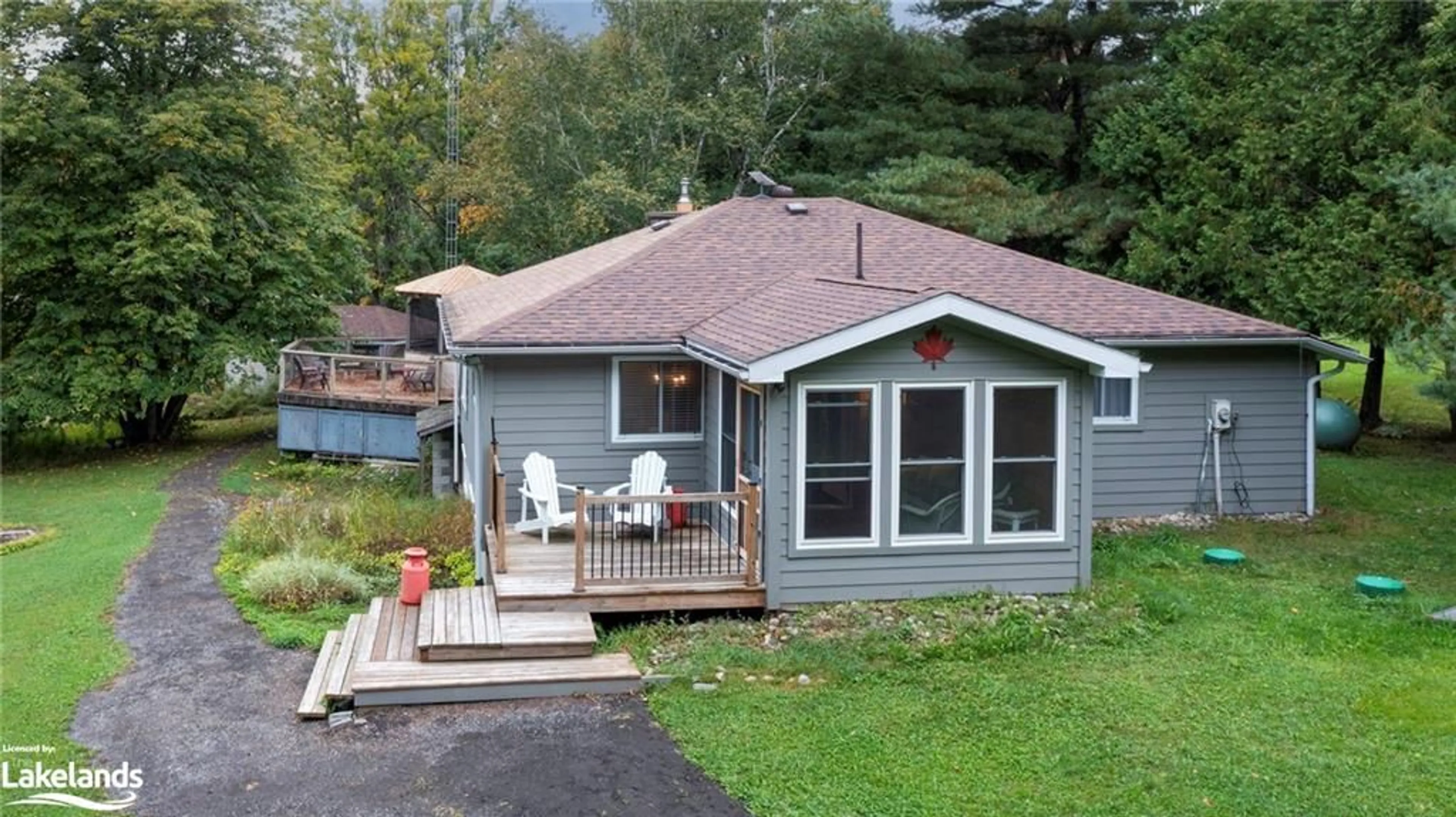 Frontside or backside of a home for 84 Lakeside Cres, McKellar Ontario P0G 1C0
