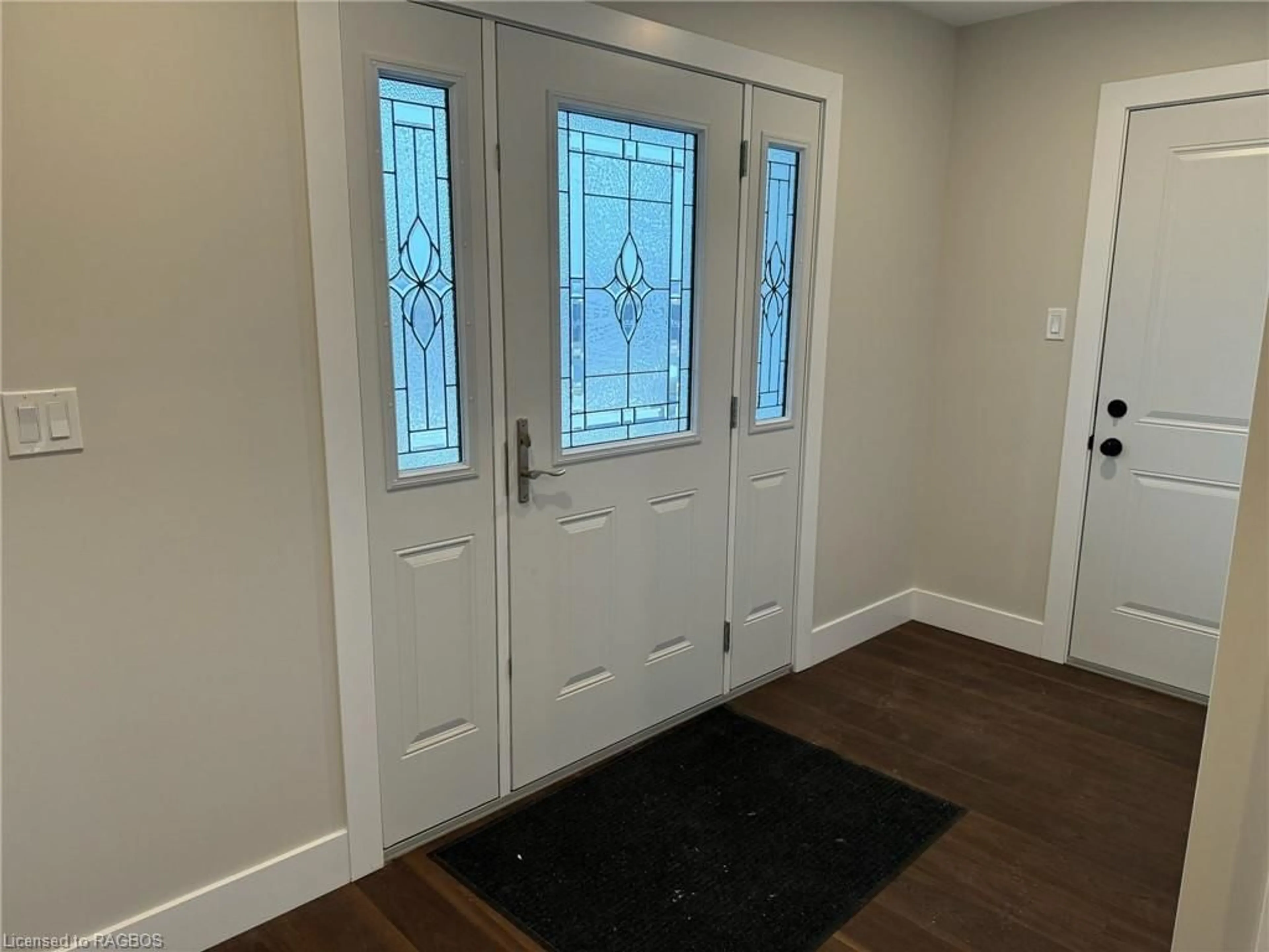 Indoor entryway for 1085 Waterloo St, Port Elgin Ontario N0H 2C3