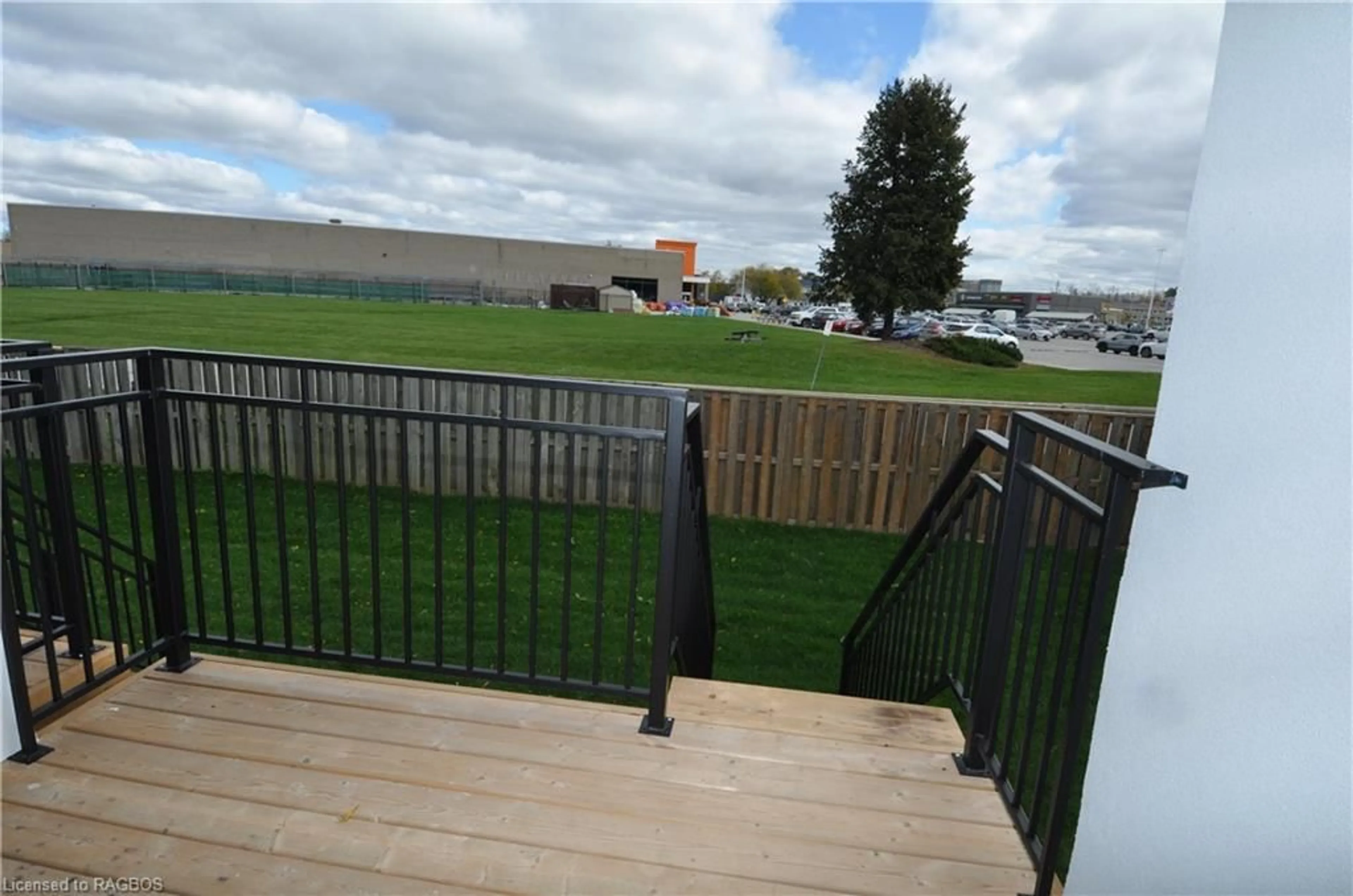 Fenced yard for 1685 9th Ave #1, Owen Sound Ontario N4K 3G5