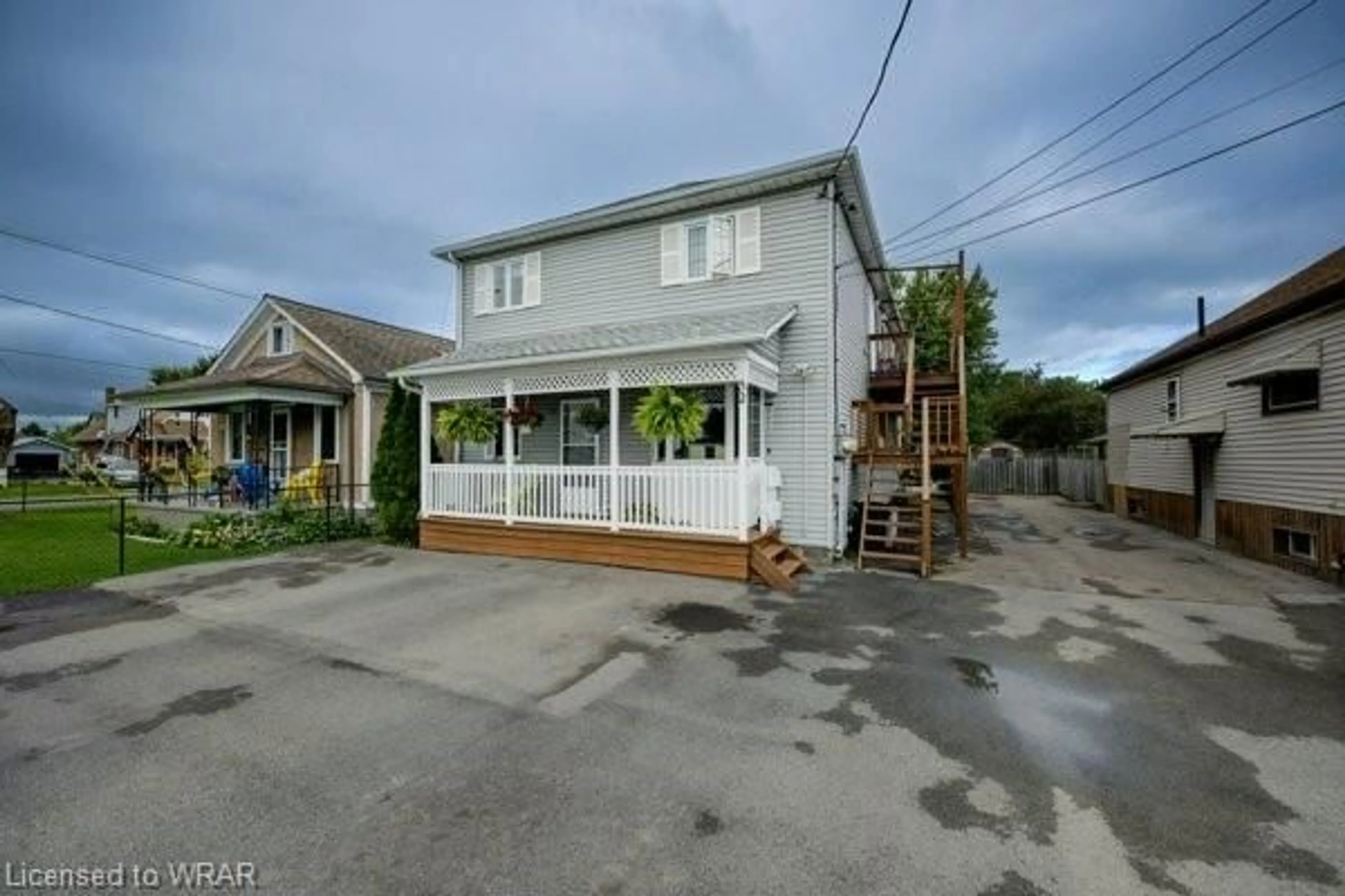 Frontside or backside of a home for 52 Elizabeth St, Port Colborne Ontario L3K 2B5