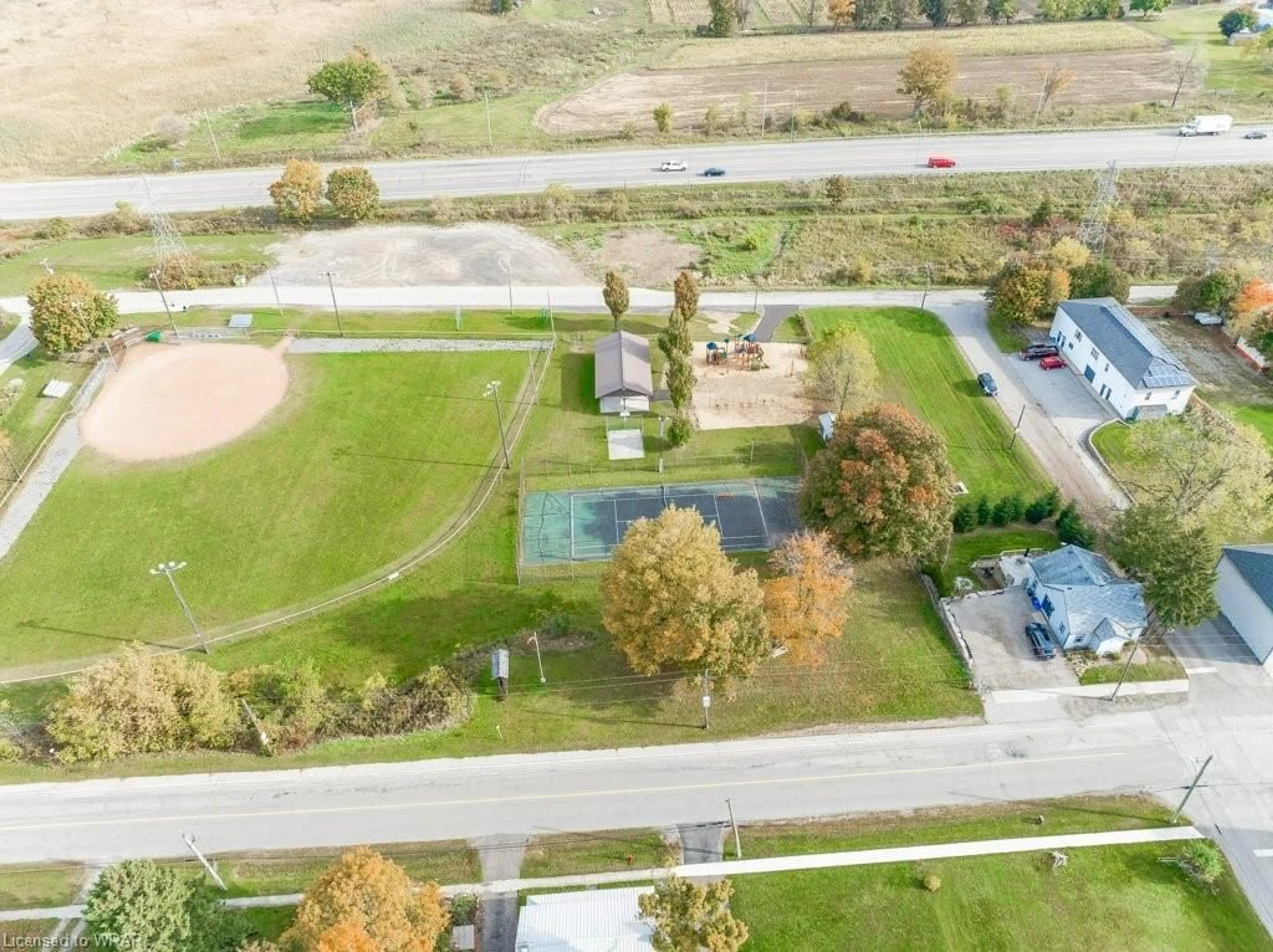 A pic from exterior of the house or condo, the street view for 154 156 Freelton Rd, Freelton Ontario L8B 0Z5