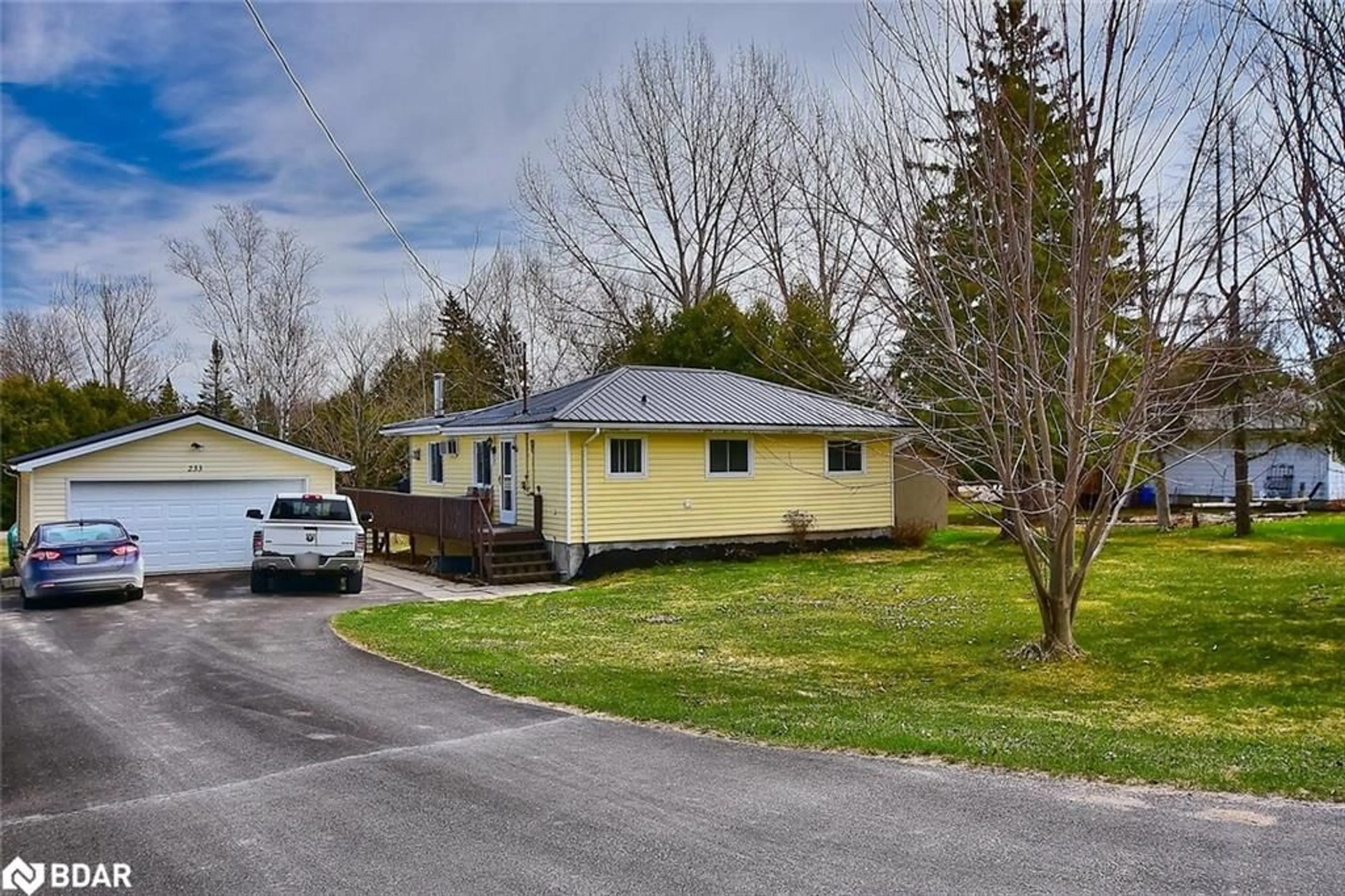Frontside or backside of a home for 233 Crosby Dr, Bobcaygeon Ontario K0M 1A0