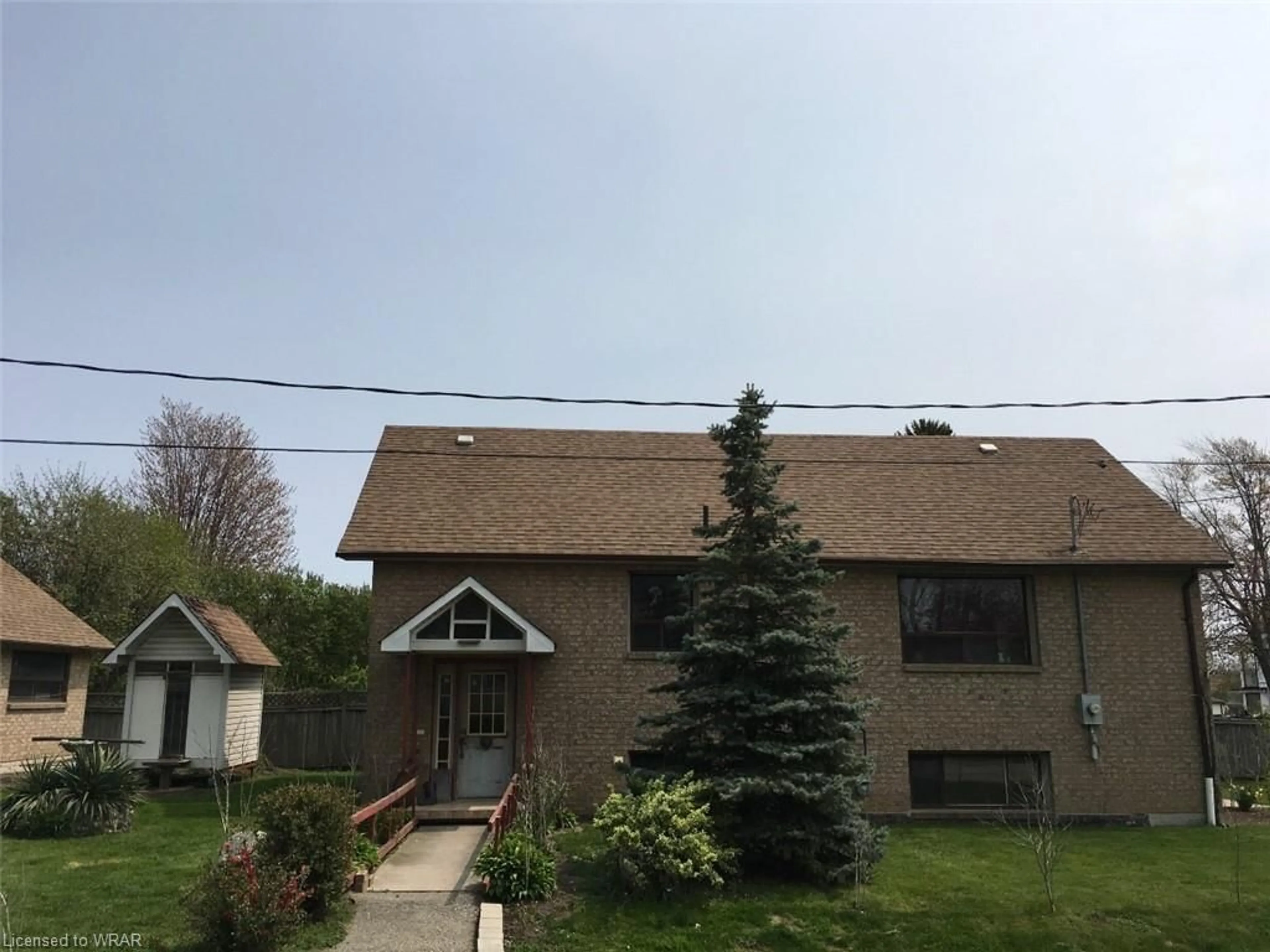 Frontside or backside of a home for 1051 West Ave, Mississauga Ontario L5E 1V8