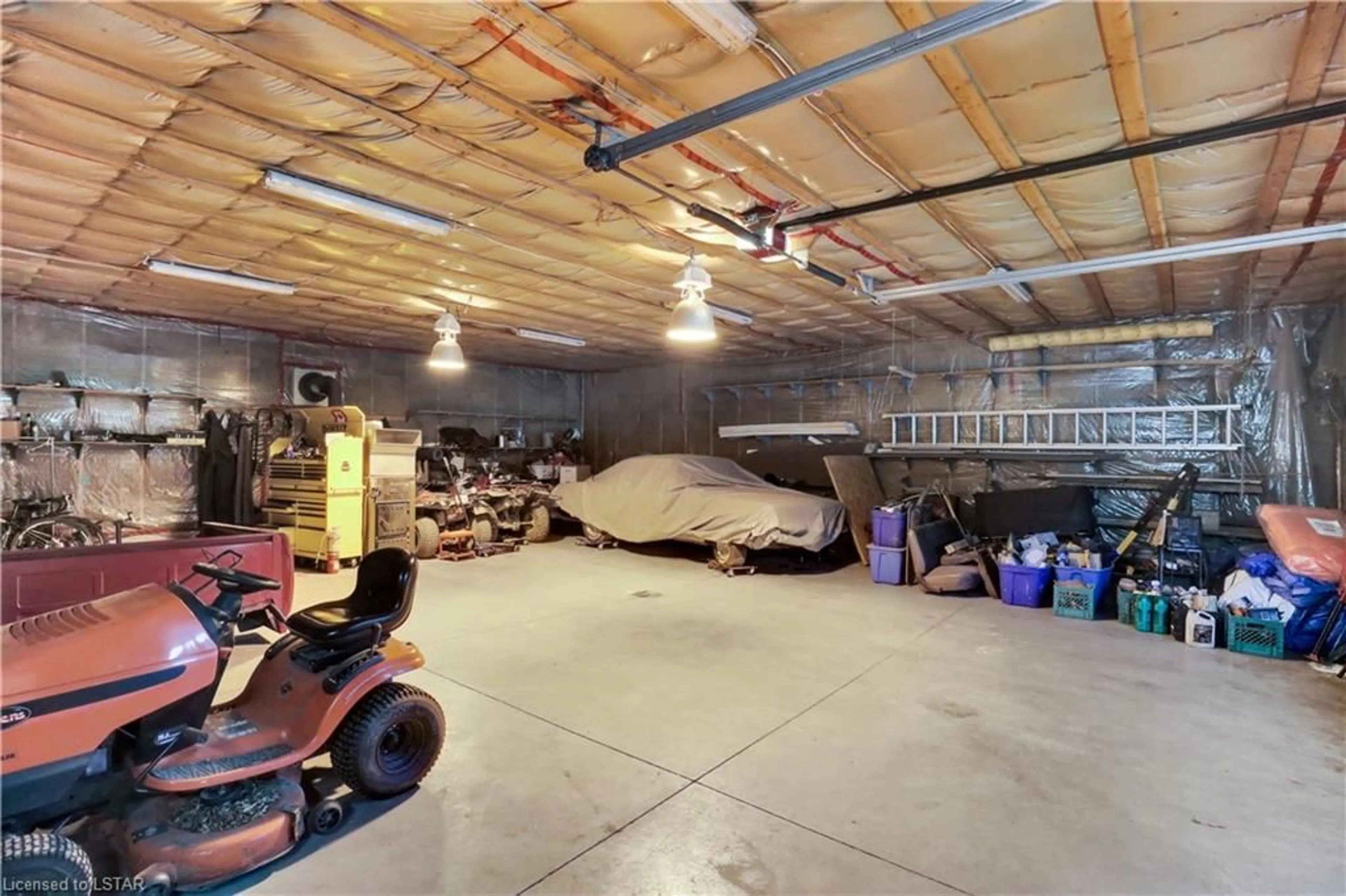 Indoor garage for 434825 Zorra Line, Beachville Ontario N0J 1A0