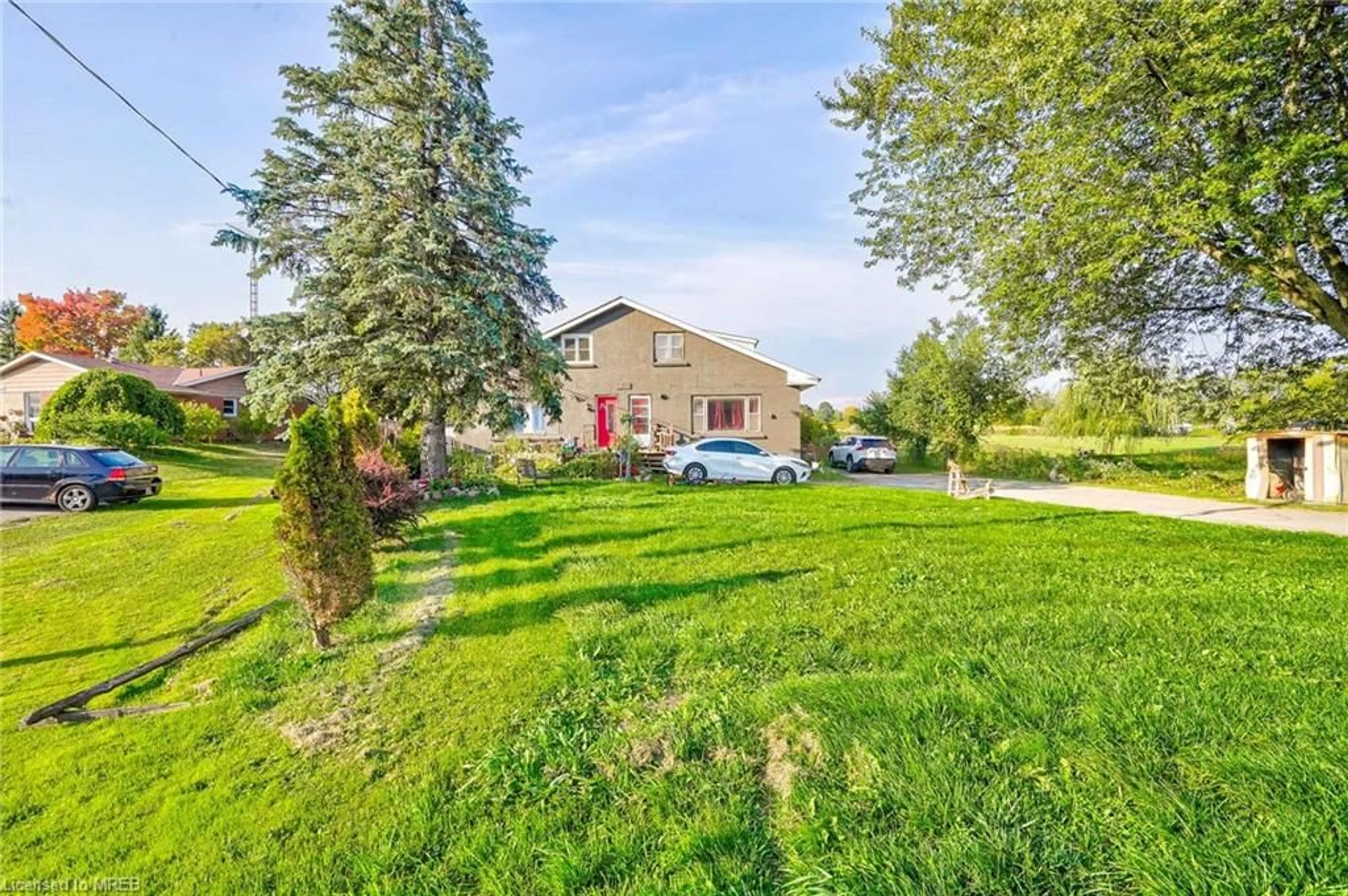 Fenced yard for 2216 Highway 2, Bowmanville Ontario L1C 3K7
