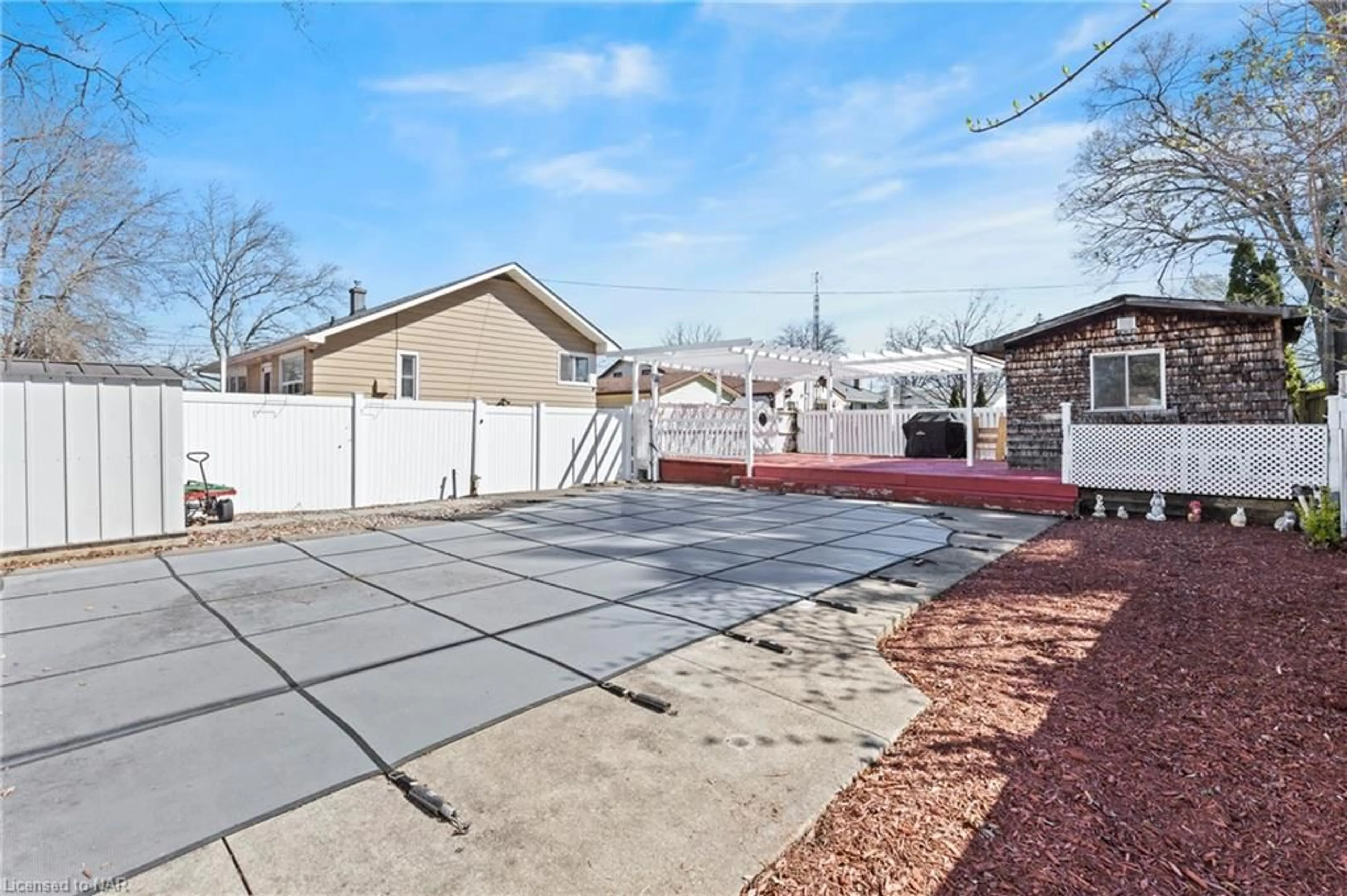 Fenced yard for 4 Dorset St, St. Catharines Ontario L2N 3M6
