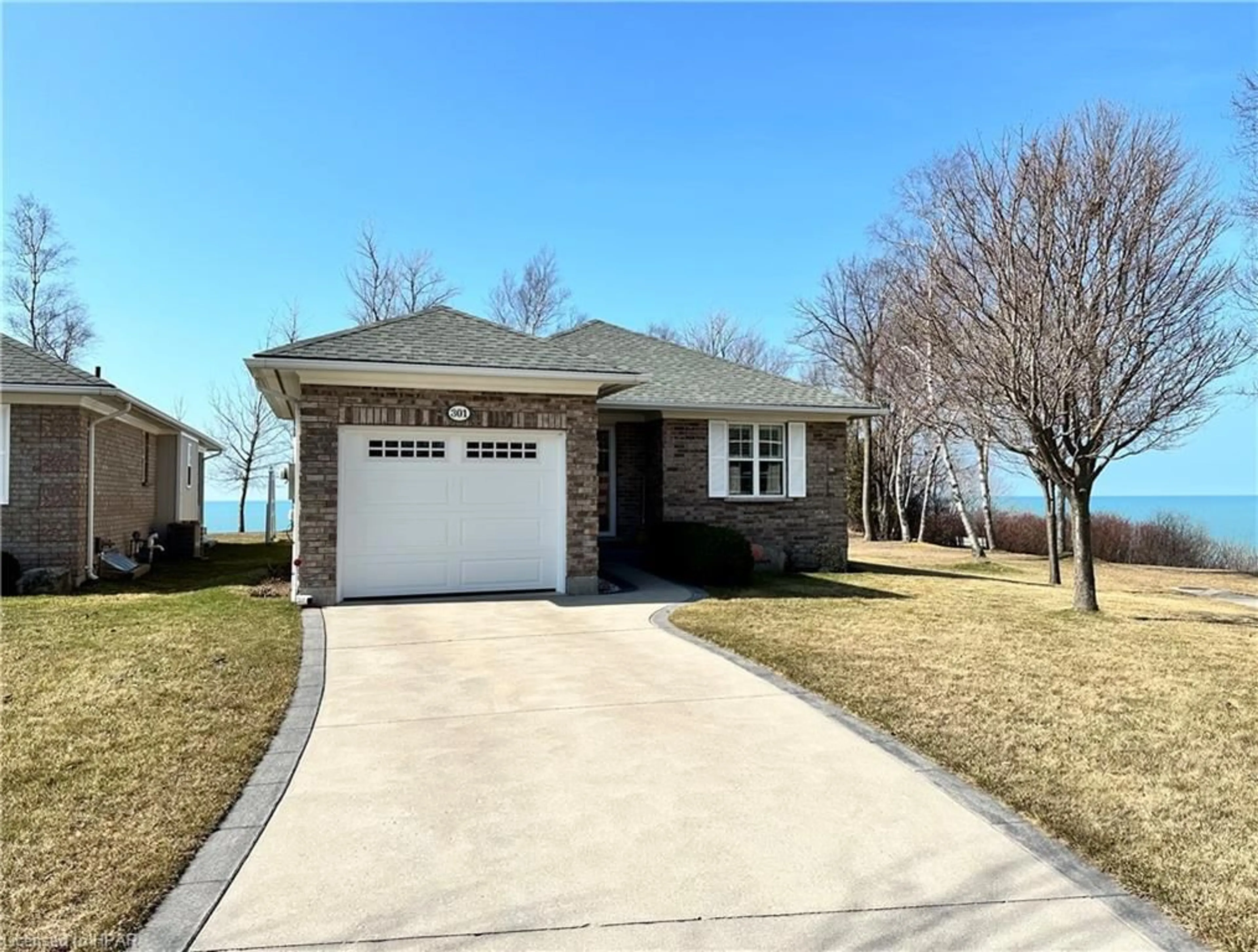 Frontside or backside of a home for 301 Bethune Cres, Goderich Ontario N7A 4M6