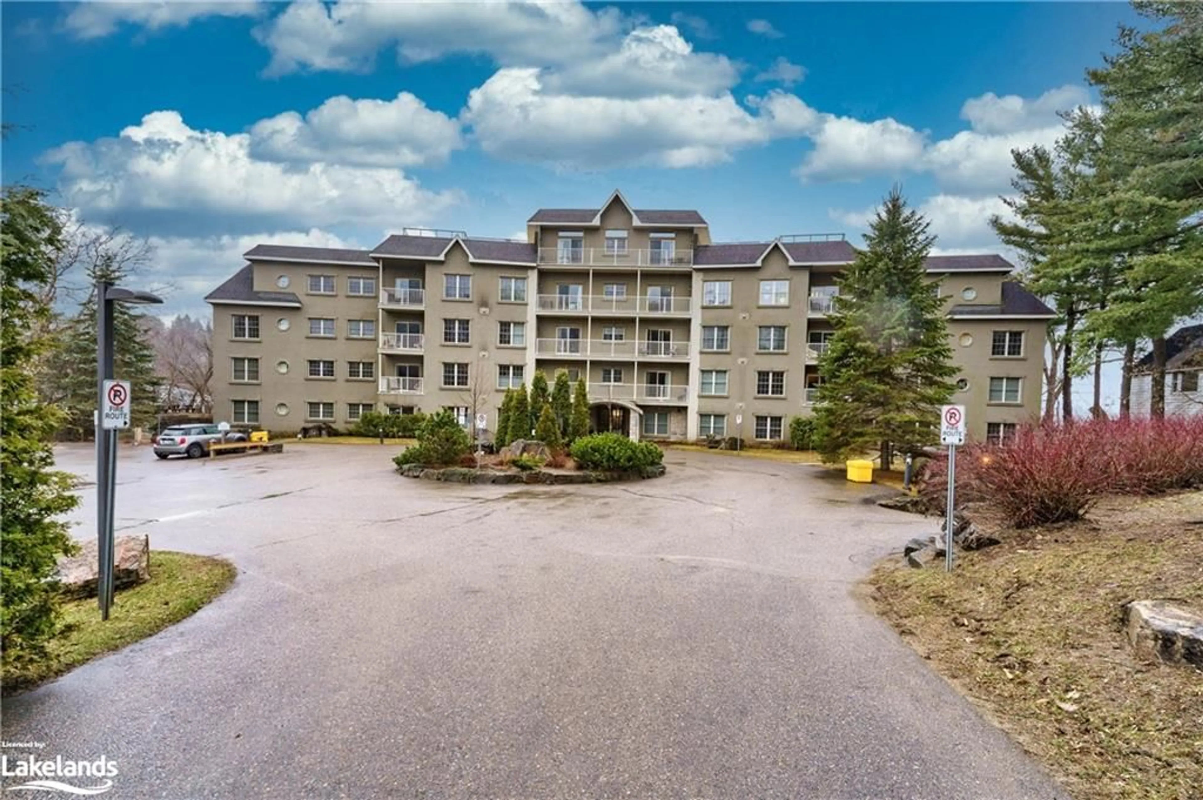 A pic from exterior of the house or condo for 24 Ontario St #210, Bracebridge Ontario P1L 2H5