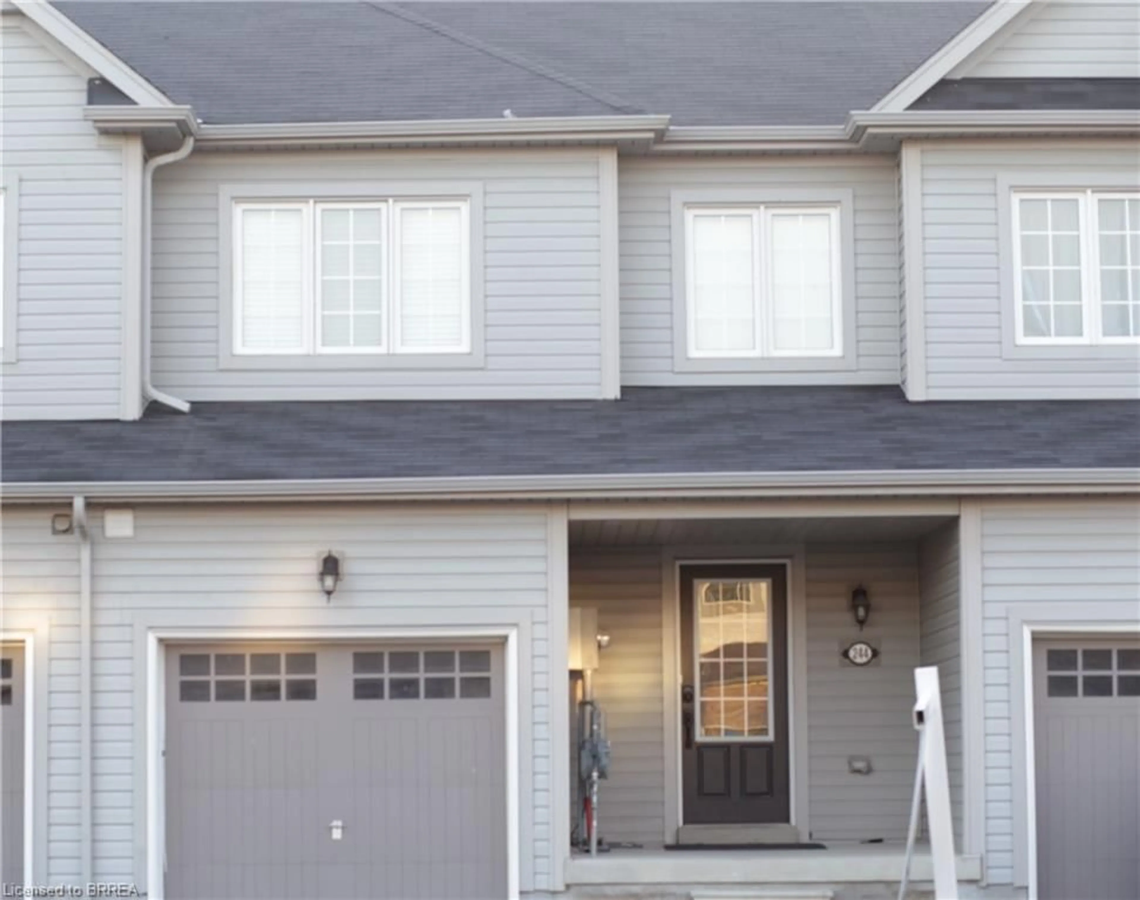 Home with vinyl exterior material for 244 Powell Rd, Brantford Ontario N3T 5L5
