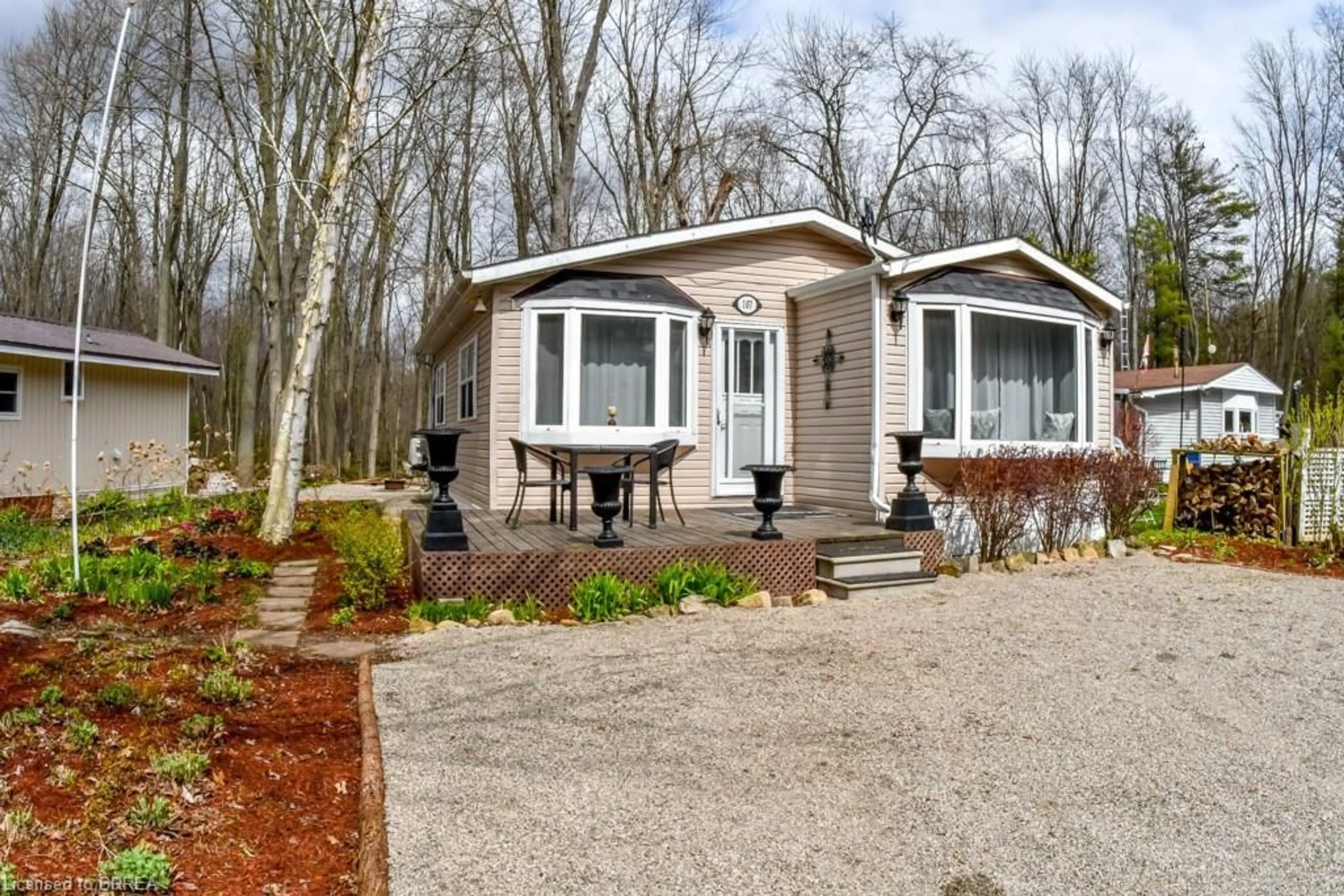 Cottage for 107 Rodeo Rd, Flamborough Ontario N0B 2J0