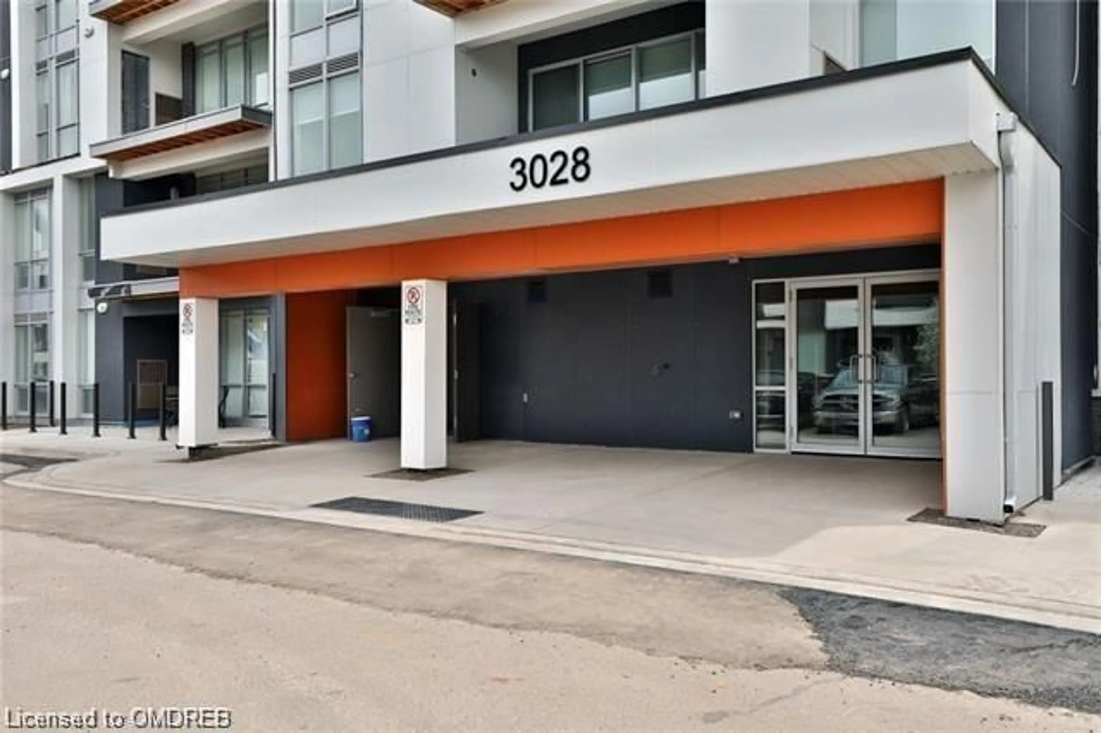 A pic from exterior of the house or condo for 3028 Creekshore Common #415, Oakville Ontario L6M 5K6