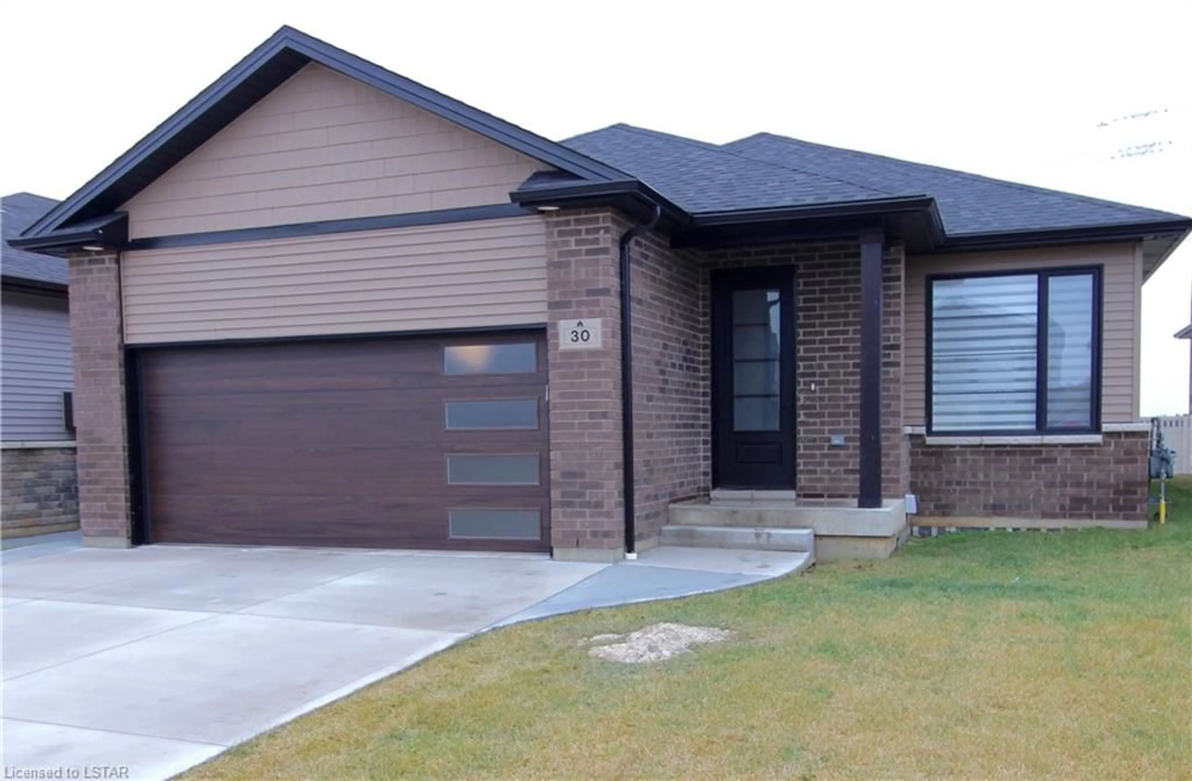 Home with brick exterior material for 30 Evening Dr Dr, Chatham-Kent Ontario N7L 0B6
