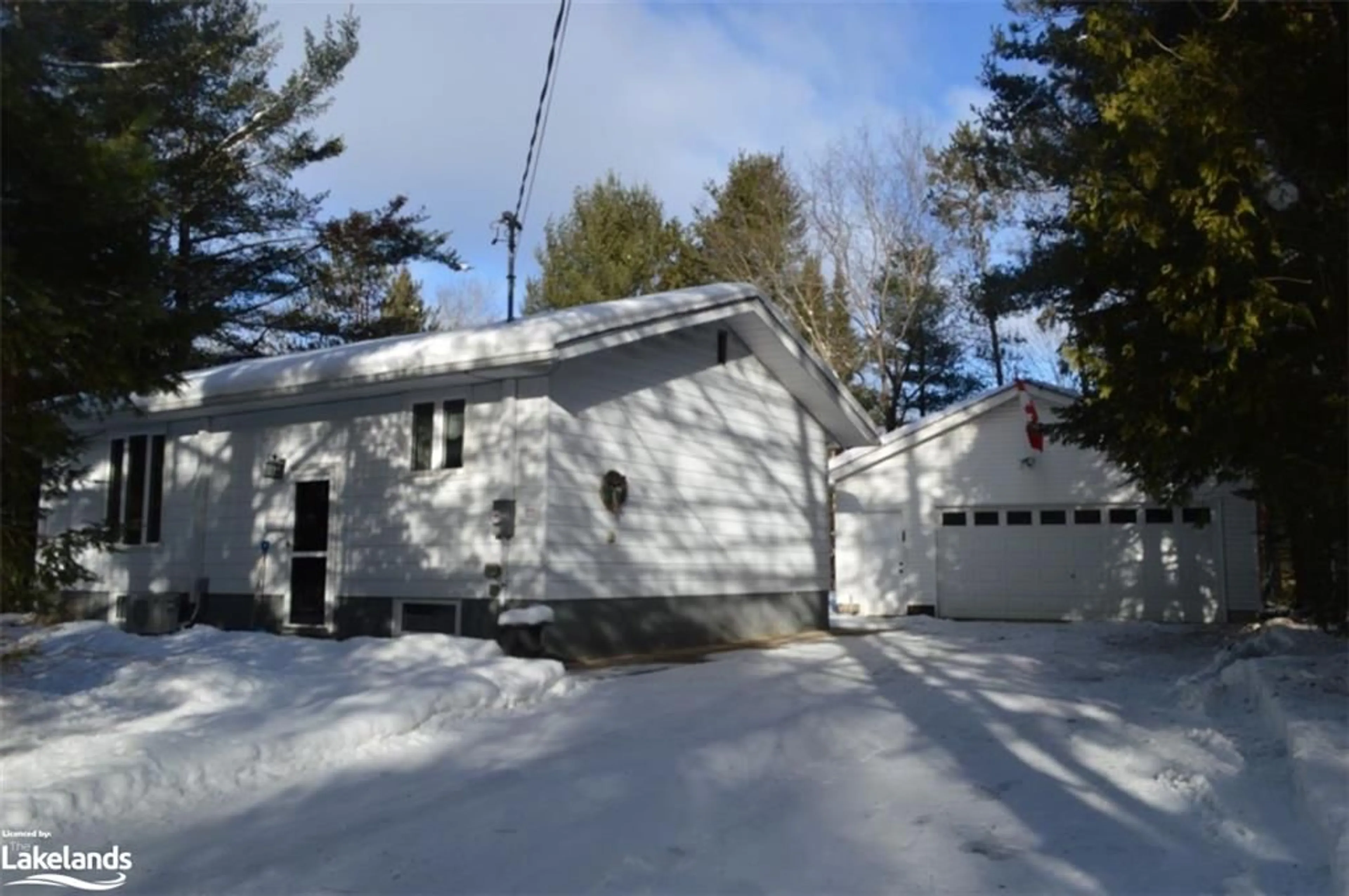 Cottage for 1014 Sophia Rd, Wilberforce Ontario K0L 3C0