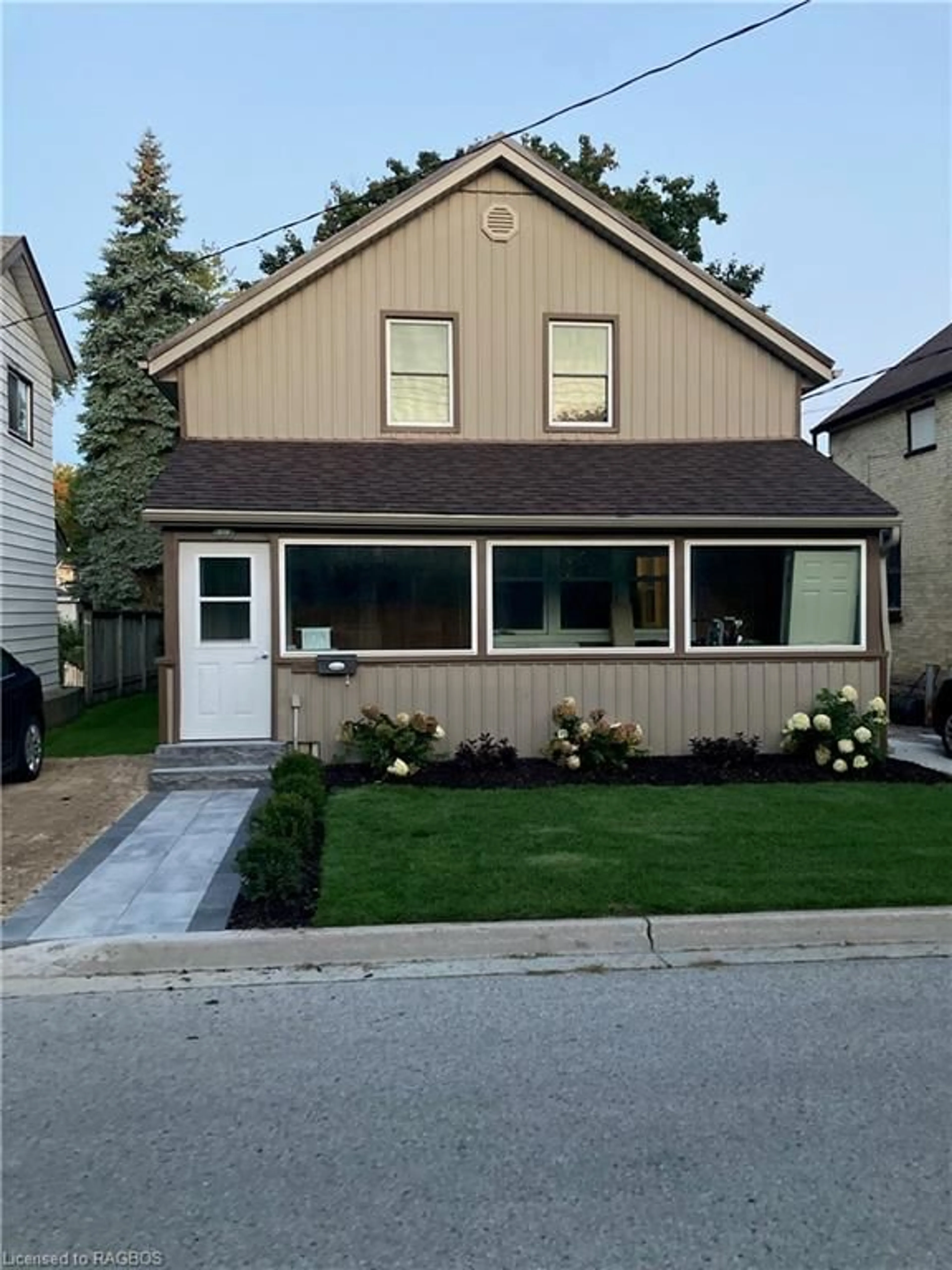 Frontside or backside of a home for 109 Colborne St, Walkerton Ontario N0G 2V0